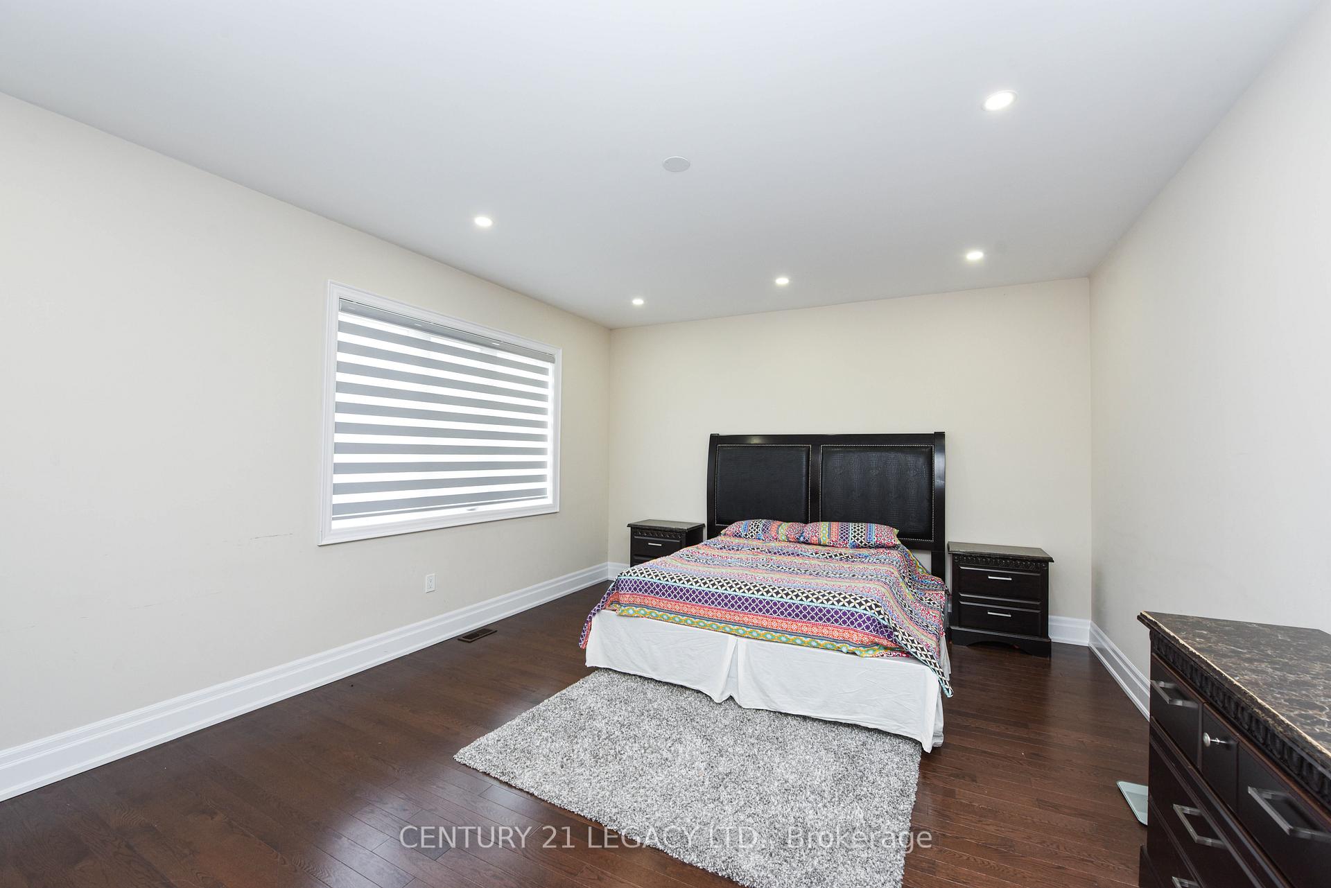 Photo 16 of 33 Lyle Way, Brampton, Credit Valley — HOMEH