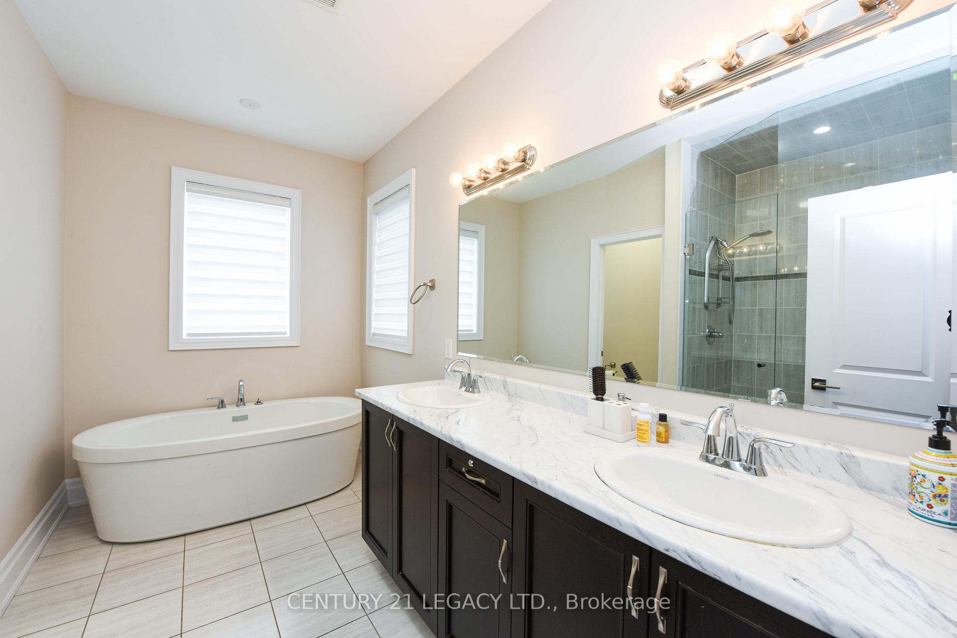 Photo 17 of 33 Lyle Way, Brampton, Credit Valley — HOMEH