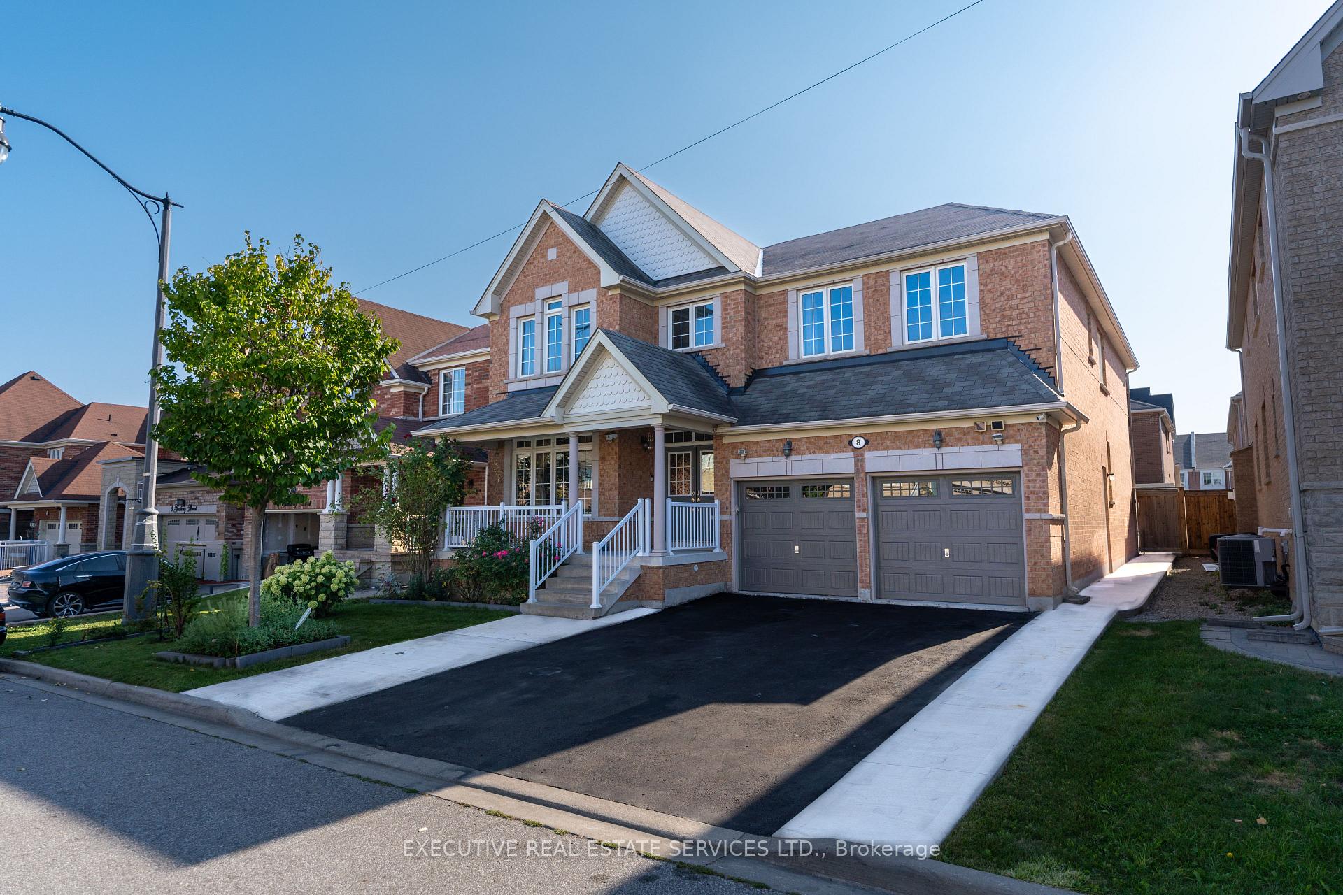 Photo 1 of 8 Gosling Street W, Brampton, Bram West — HOMEH