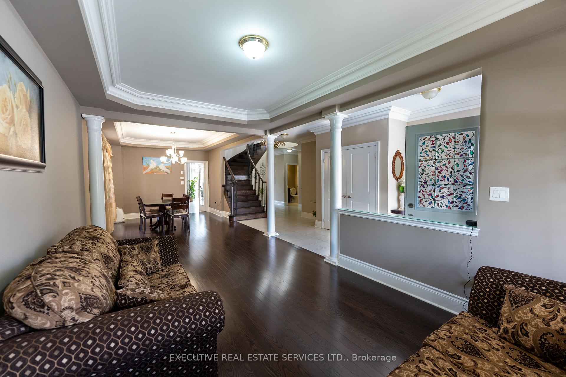 Photo 3 of 8 Gosling Street W, Brampton, Bram West — HOMEH