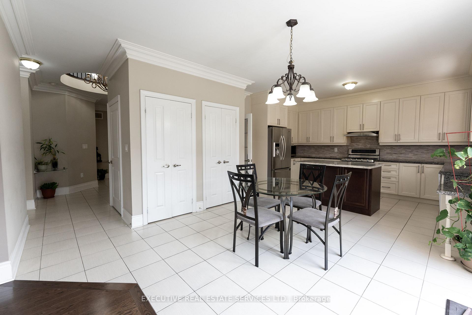 Photo 7 of 8 Gosling Street W, Brampton, Bram West — HOMEH