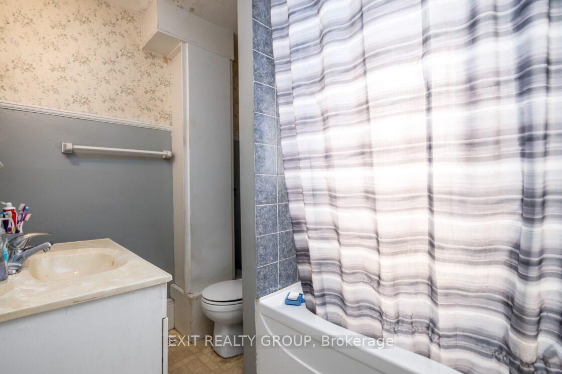 Photo 12 of 9 Octavia Street, Belleville, Belleville Ward — HOMEH