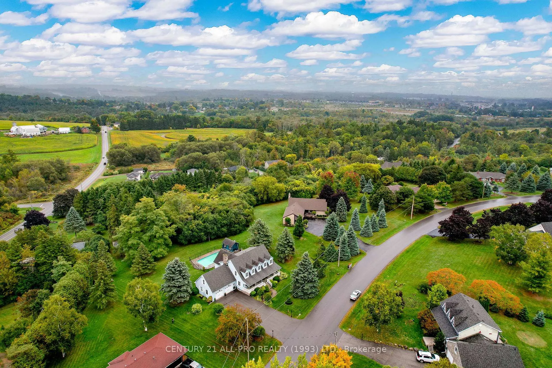 Photo 10 of 17 Forest Hill Drive Cobourg, Hamilton Township, Rural Hamilton — HOMEH