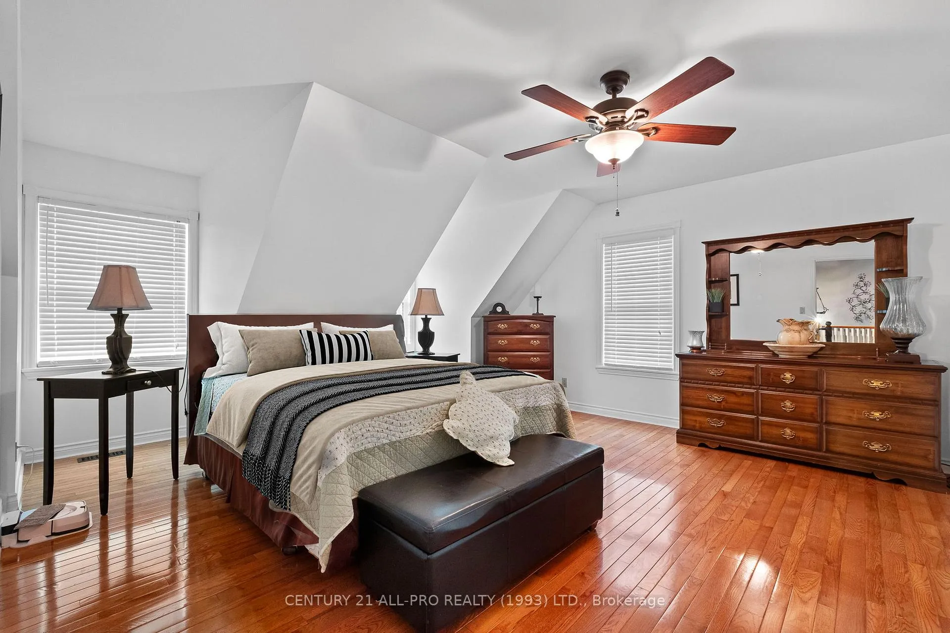 Photo 154 of 17 Forest Hill Drive Cobourg, Hamilton Township, Rural Hamilton — HOMEH