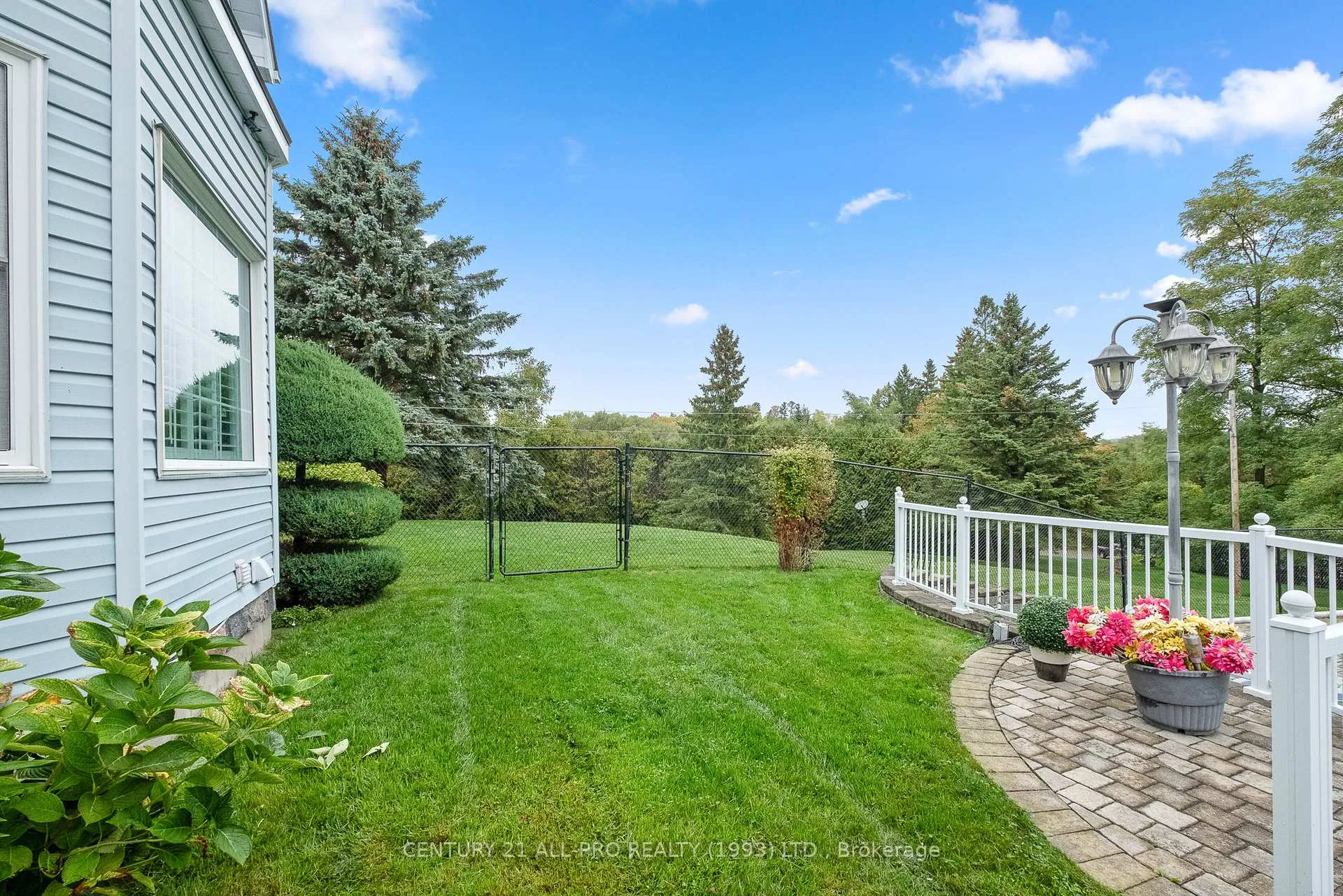 Photo 253 of 17 Forest Hill Drive Cobourg, Hamilton Township, Rural Hamilton — HOMEH