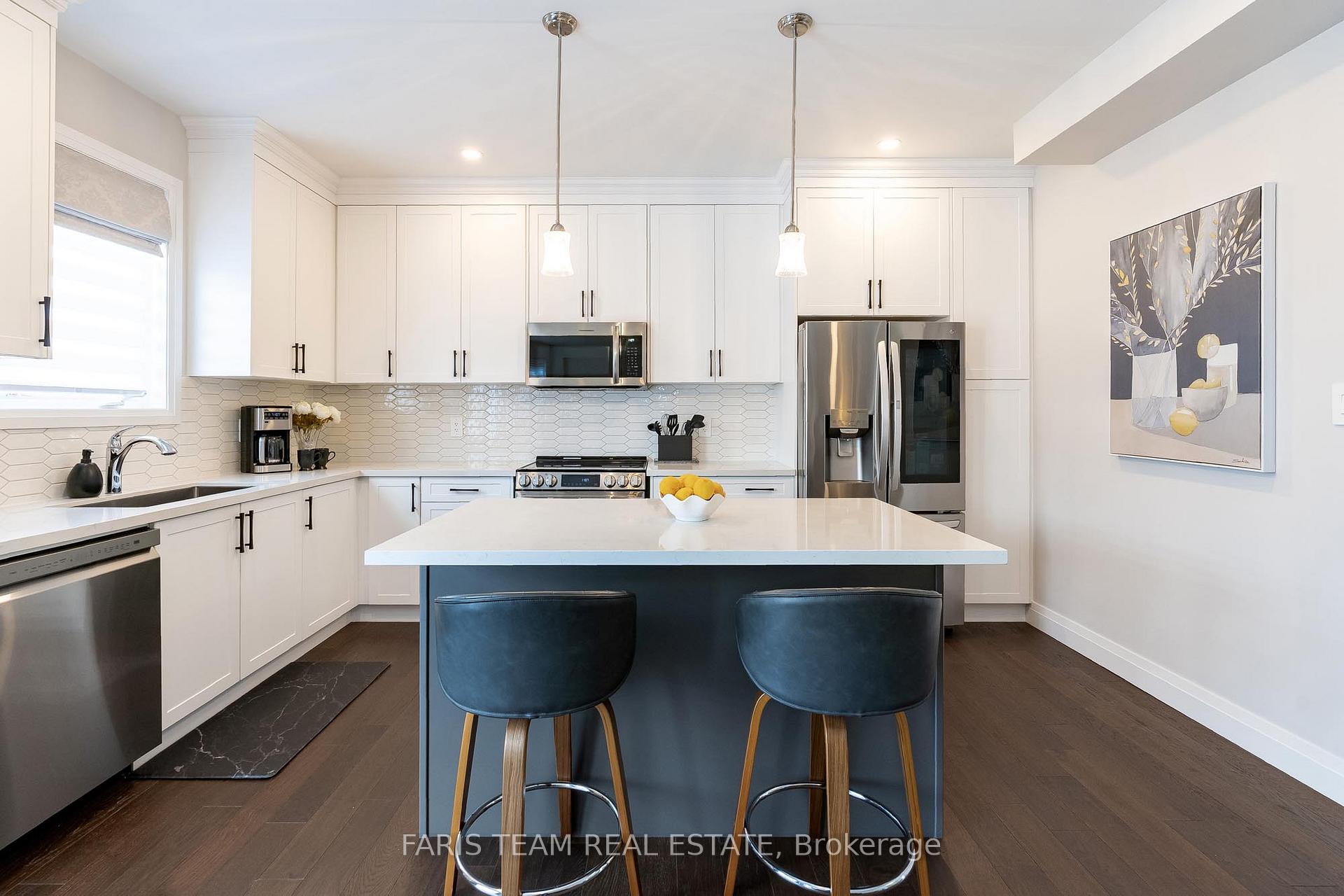 Photo 23 of 135 Ritchie Crescent, Springwater, Elmvale — HOMEH