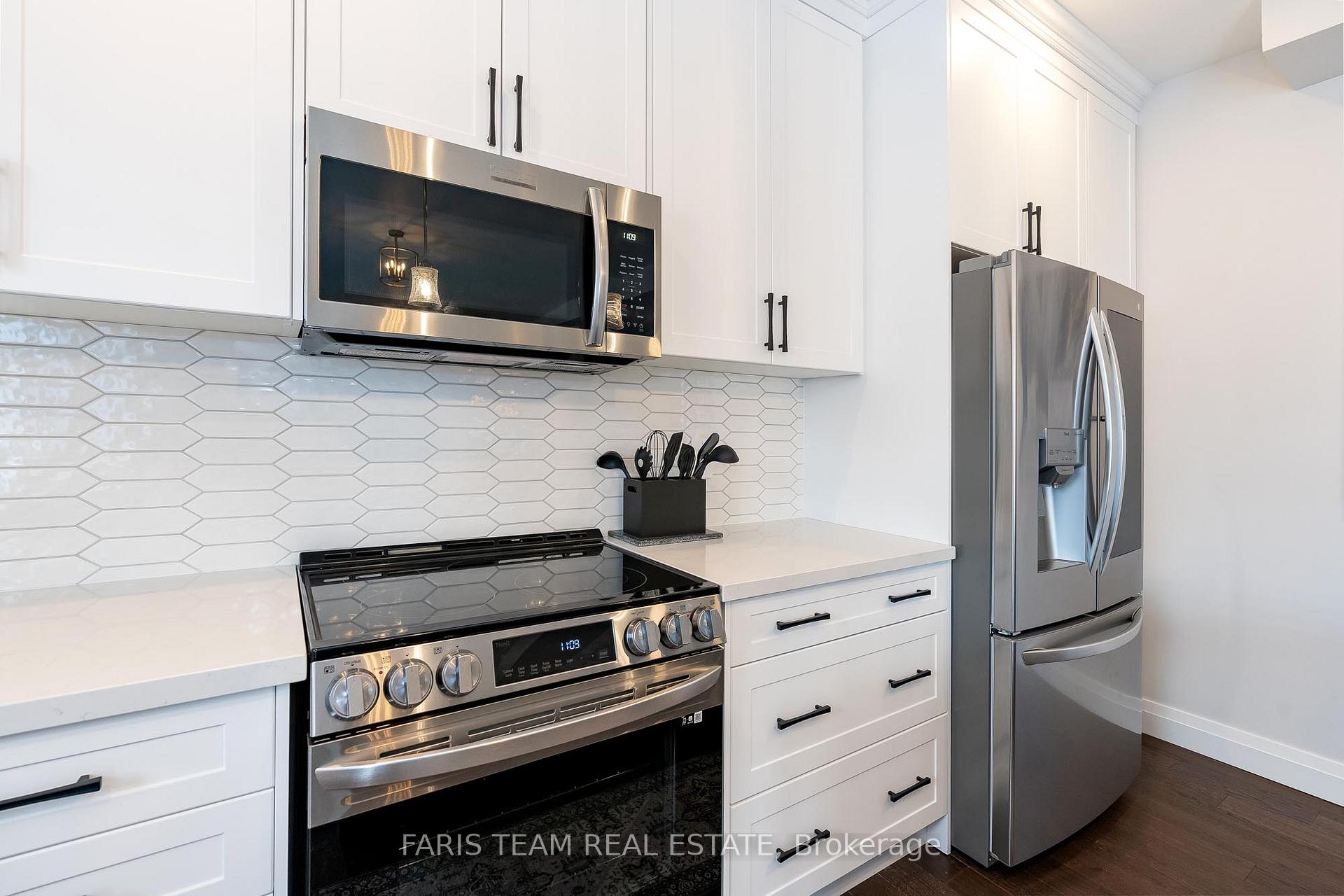 Photo 24 of 135 Ritchie Crescent, Springwater, Elmvale — HOMEH