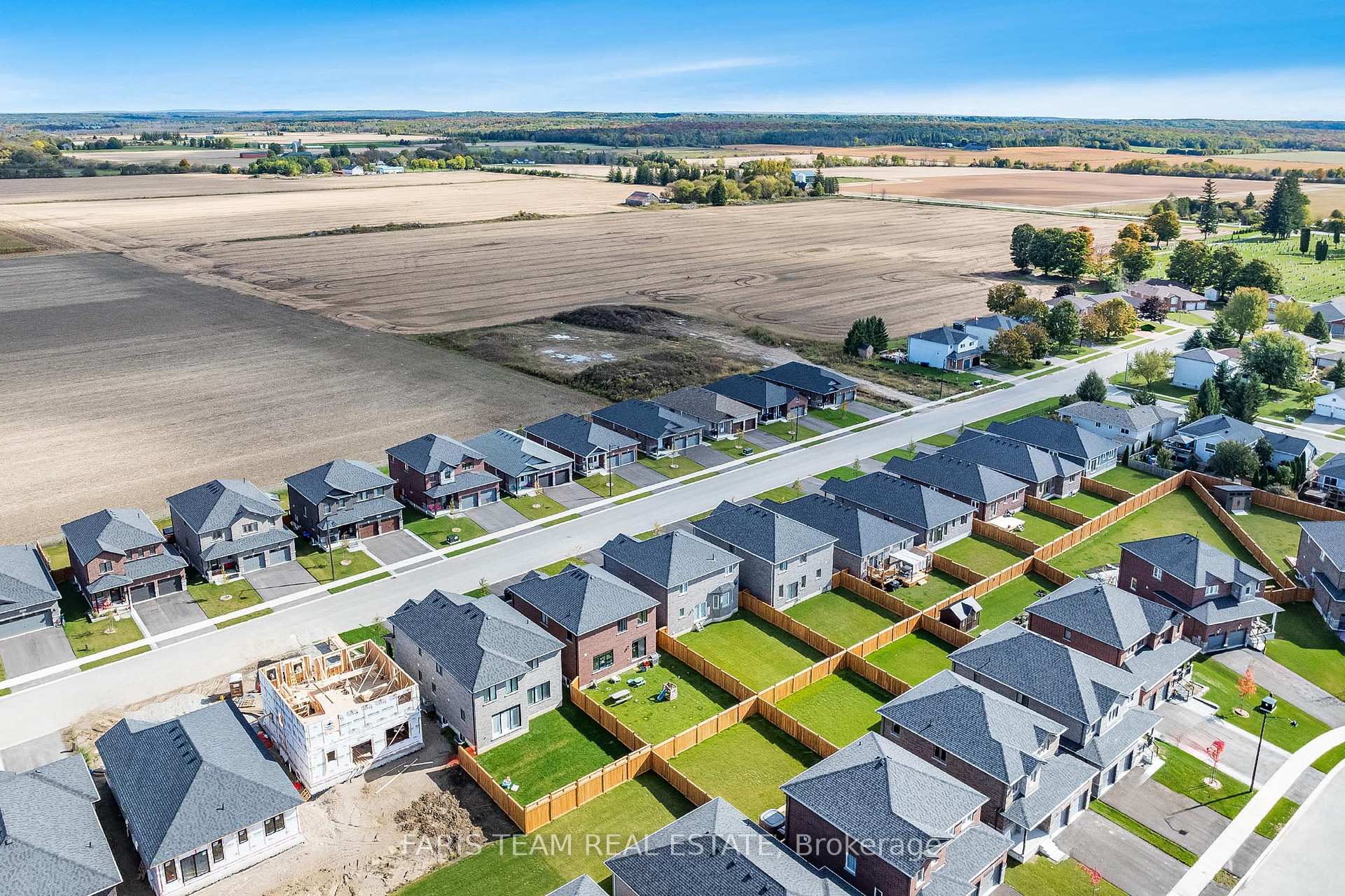 Photo 48 of 135 Ritchie Crescent, Springwater, Elmvale — HOMEH