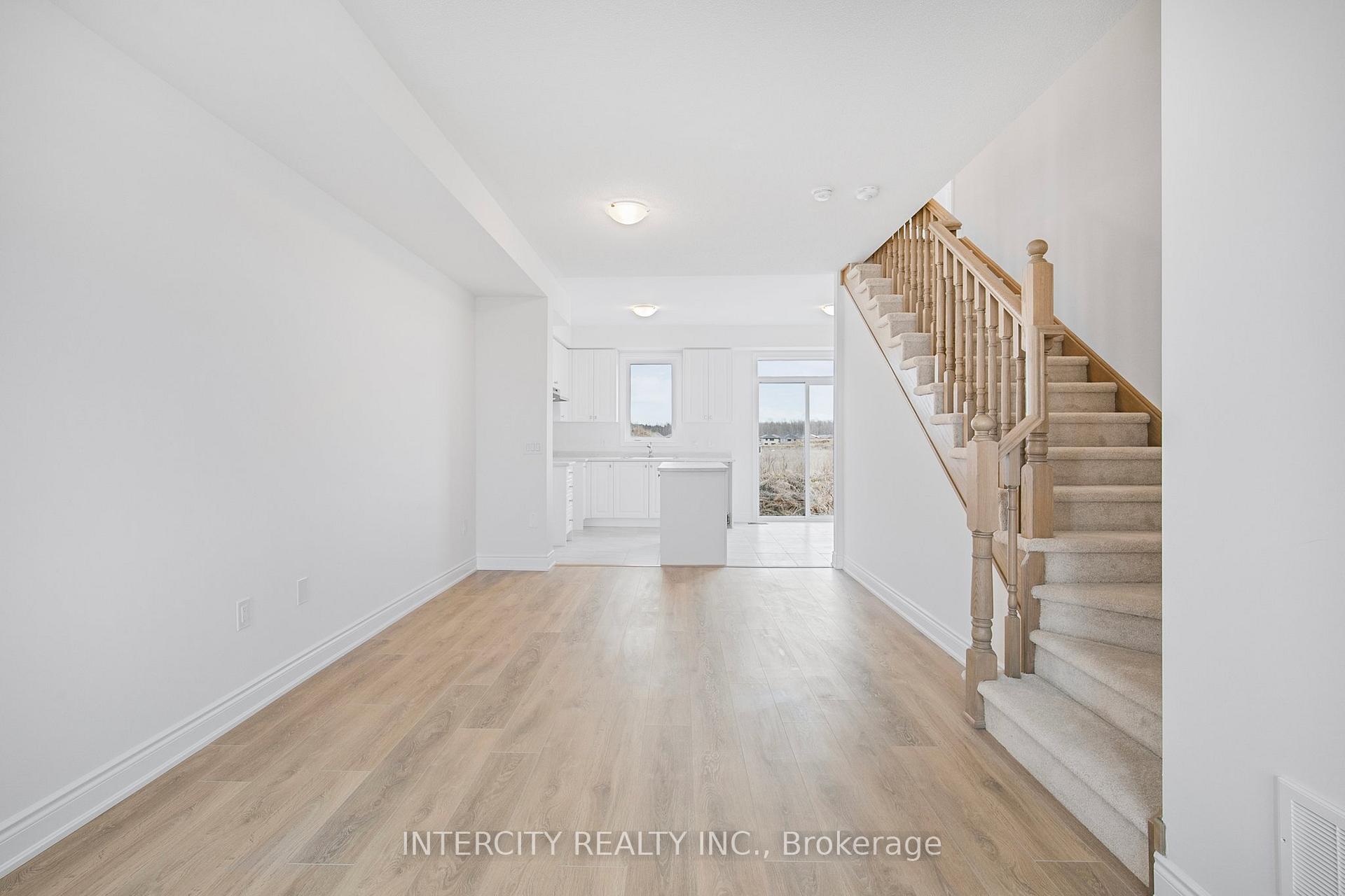 Photo 29 of 5 Carriage Lane S, Wasaga Beach — HOMEH