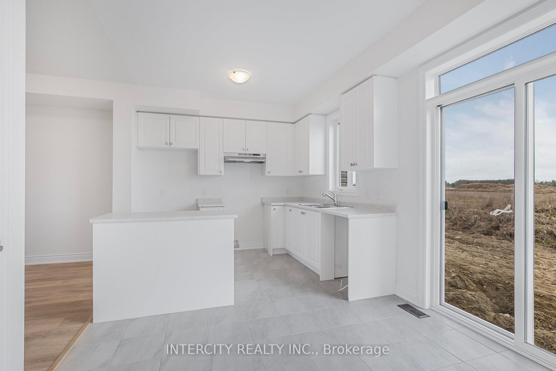 Photo 36 of 5 Carriage Lane S, Wasaga Beach — HOMEH