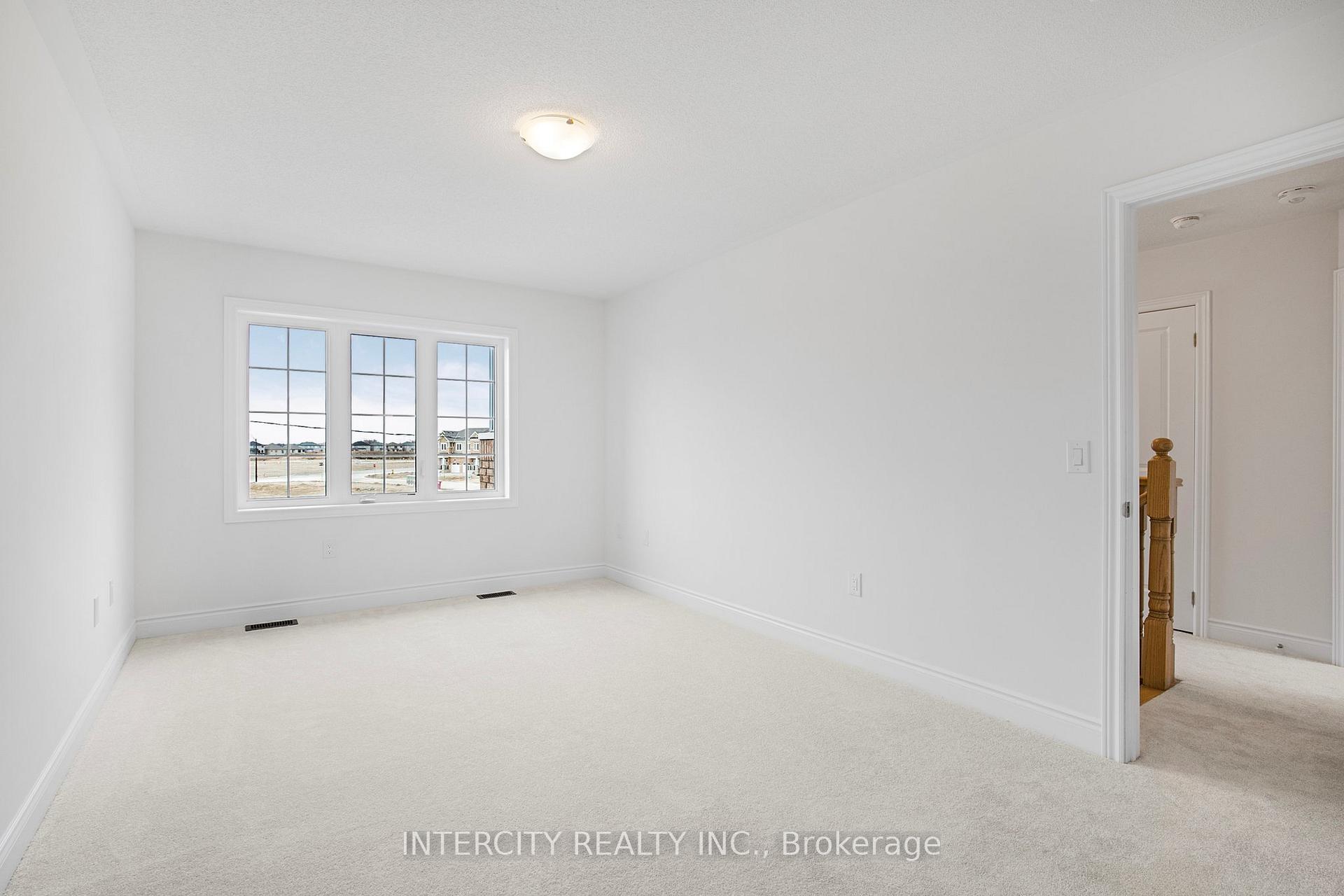 Photo 41 of 5 Carriage Lane S, Wasaga Beach — HOMEH