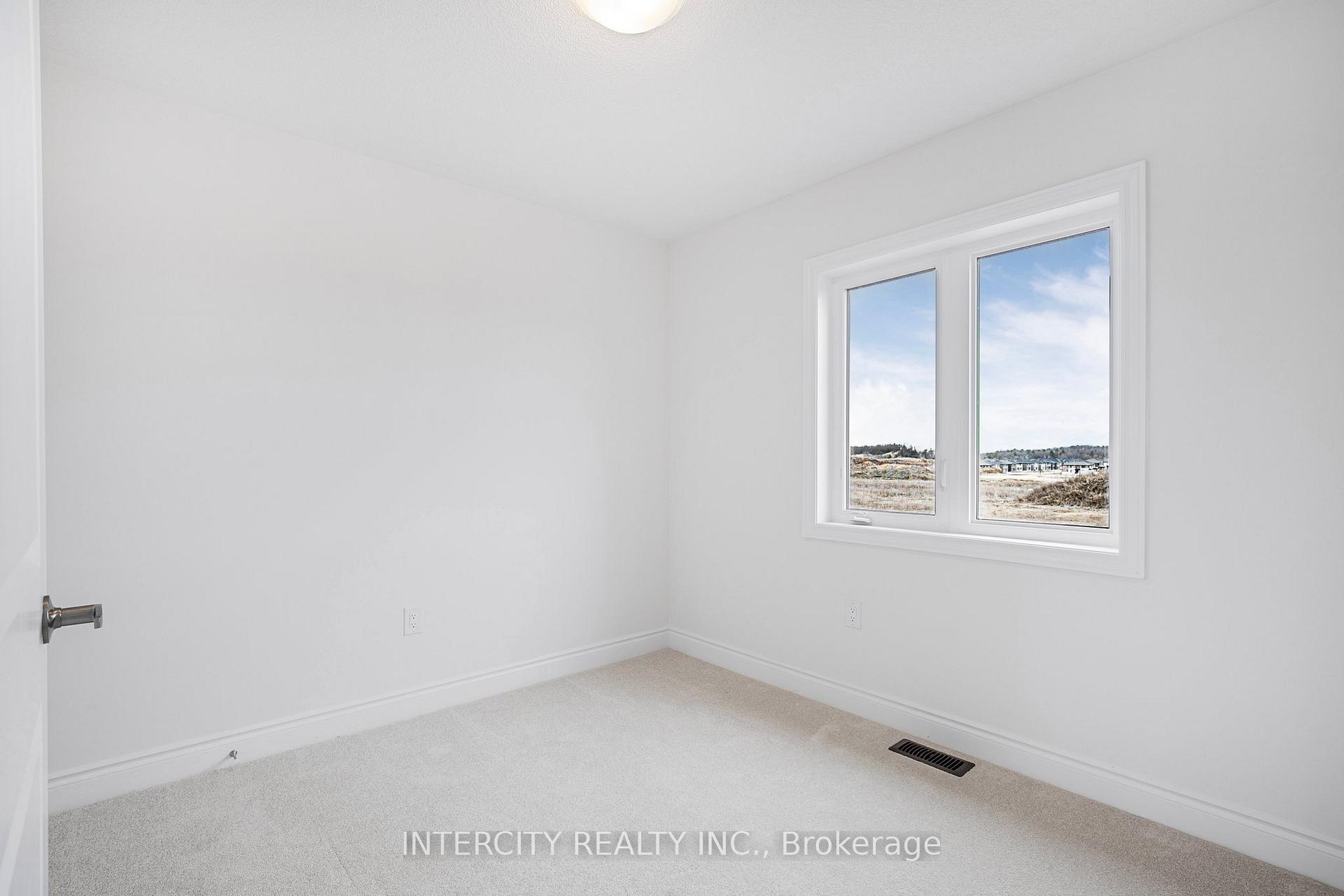 Photo 47 of 5 Carriage Lane S, Wasaga Beach — HOMEH