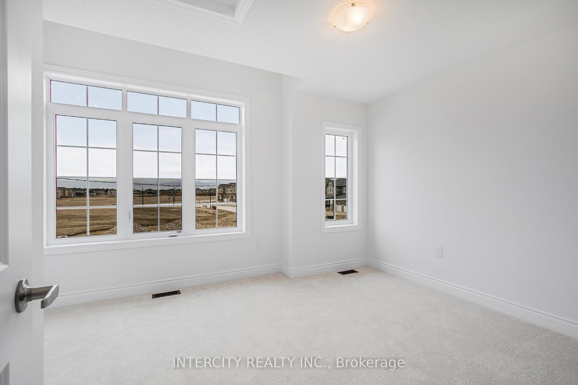 Photo 49 of 5 Carriage Lane S, Wasaga Beach — HOMEH