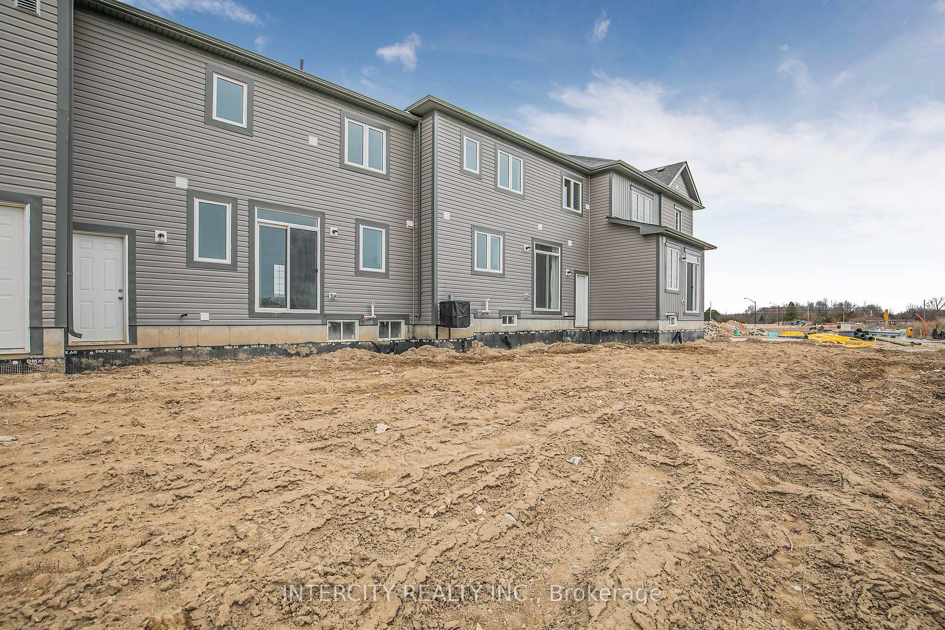 Photo 53 of 5 Carriage Lane S, Wasaga Beach — HOMEH