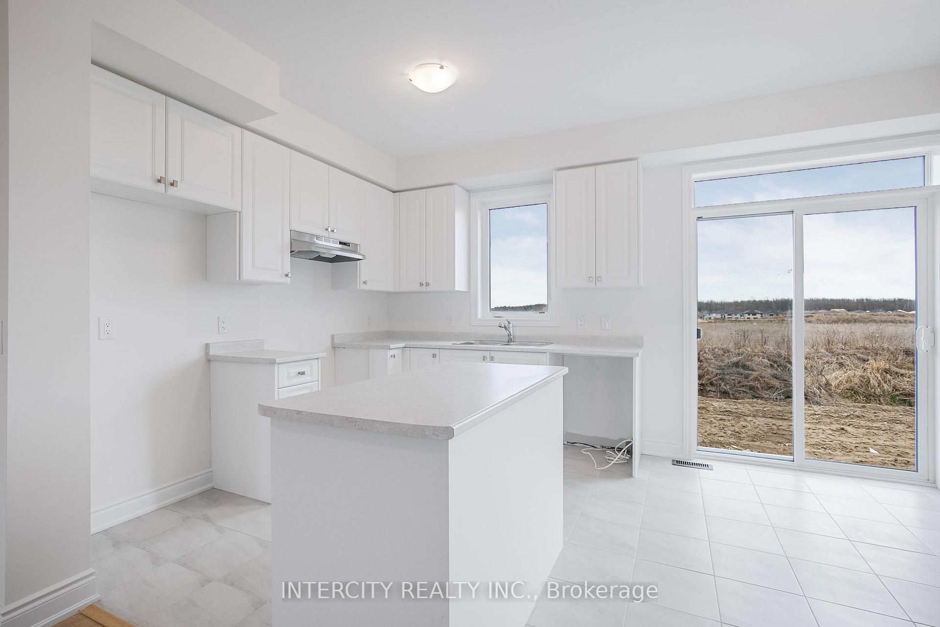 Photo 14 of 5 Carriage Lane S, Wasaga Beach — HOMEH