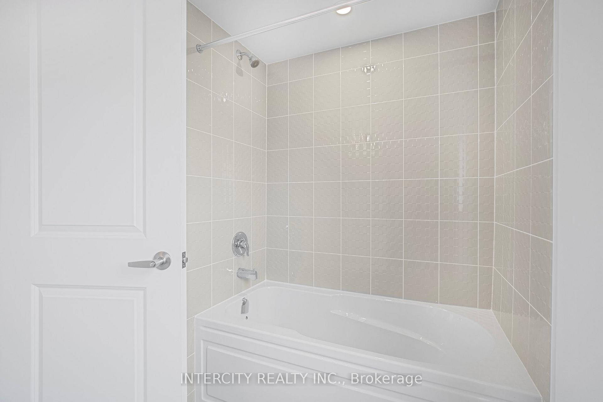 Photo 64 of 5 Carriage Lane S, Wasaga Beach — HOMEH