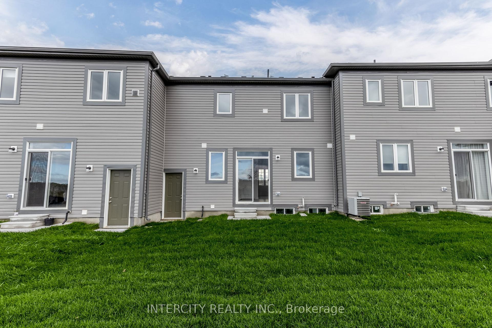 Photo 76 of 5 Carriage Lane S, Wasaga Beach — HOMEH