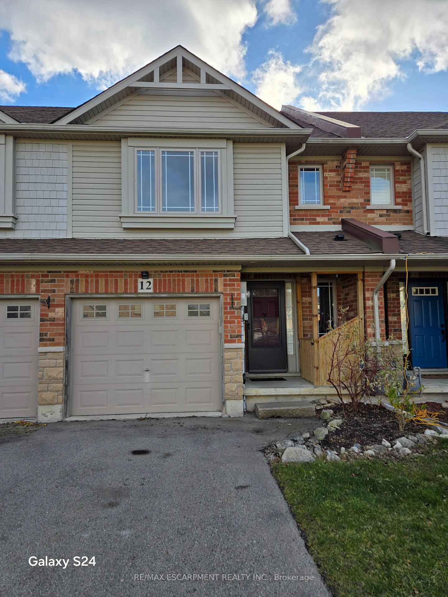 Photo 1 of 12 Magnificent Way, Hamilton, Rural Glanbrook — HOMEH