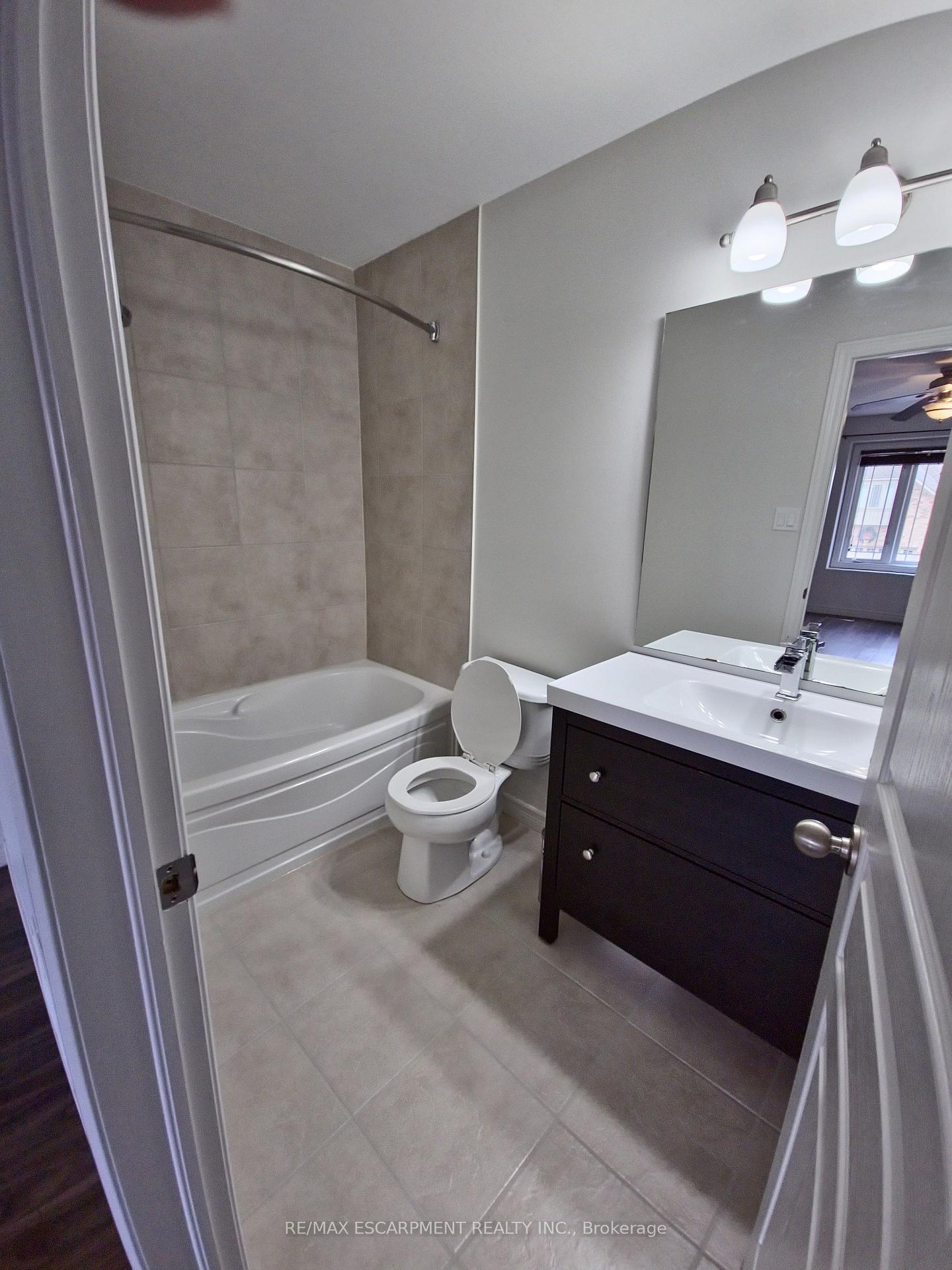 Photo 18 of 12 Magnificent Way, Hamilton, Rural Glanbrook — HOMEH