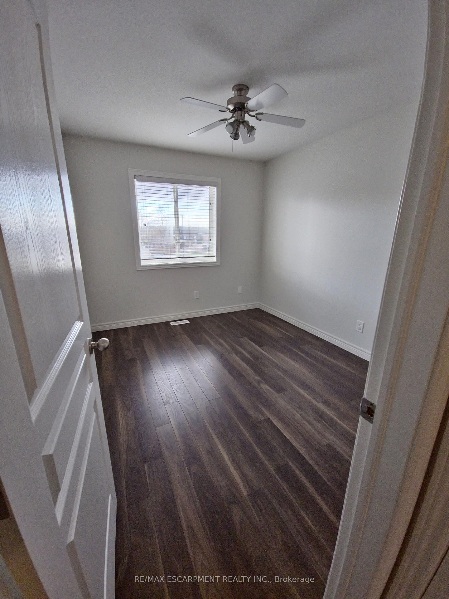 Photo 21 of 12 Magnificent Way, Hamilton, Rural Glanbrook — HOMEH