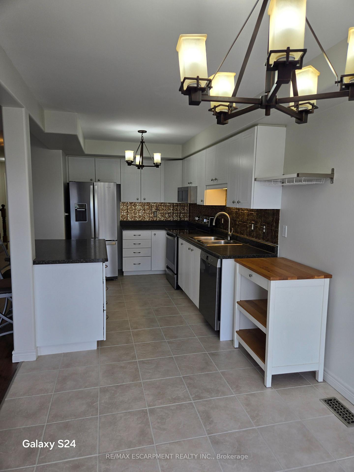 Photo 24 of 12 Magnificent Way, Hamilton, Rural Glanbrook — HOMEH
