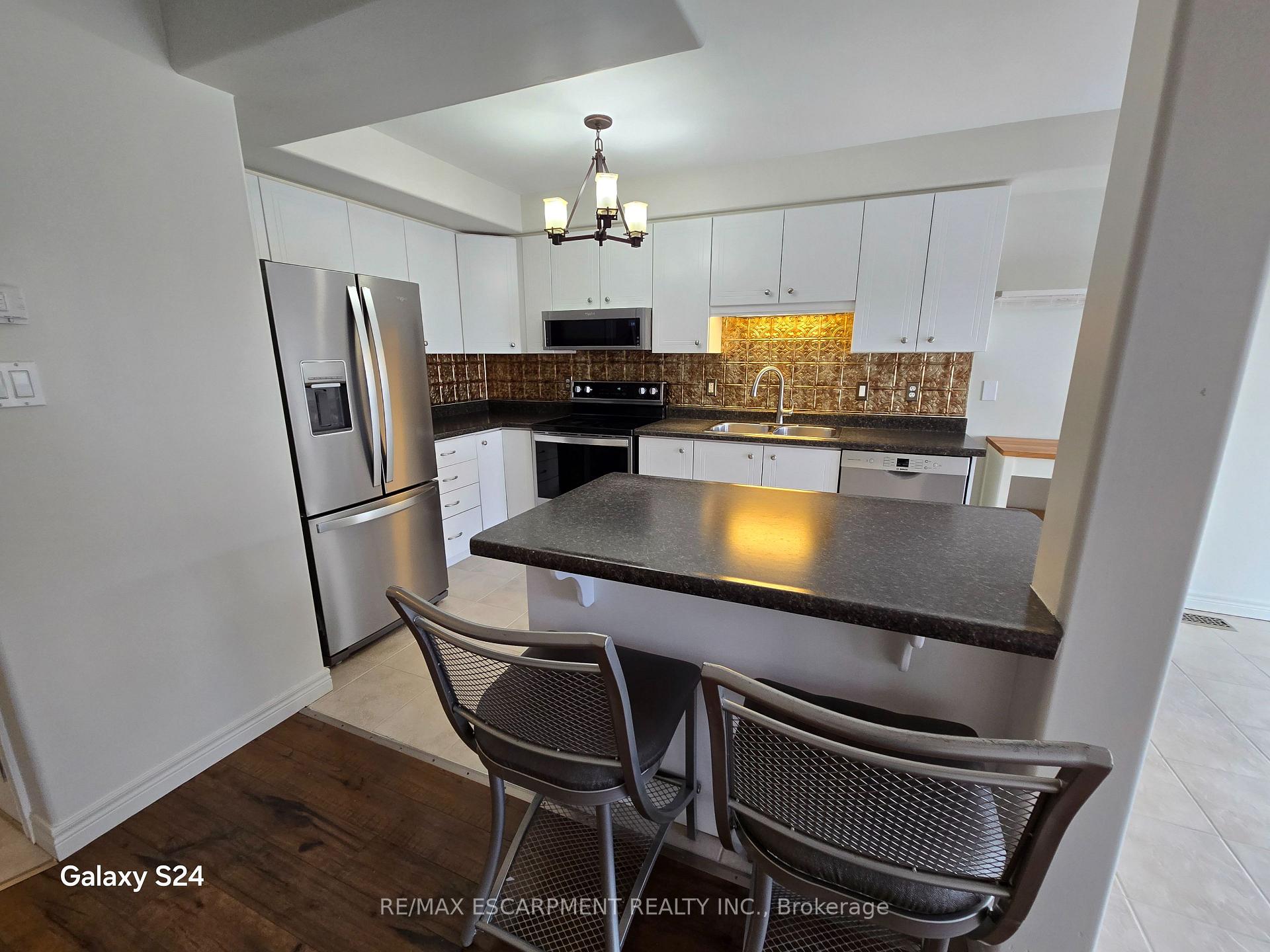 Photo 26 of 12 Magnificent Way, Hamilton, Rural Glanbrook — HOMEH