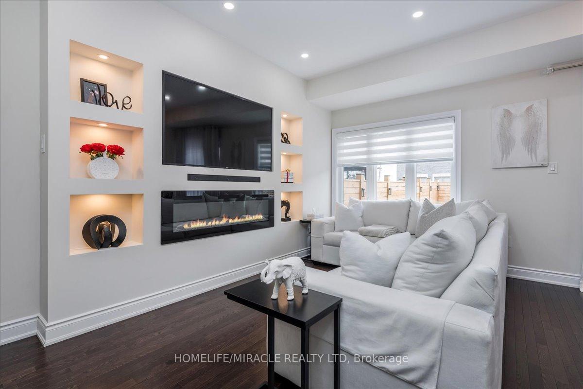 Photo 13 of 50 Arnold Crescent, New Tecumseth, Alliston — HOMEH
