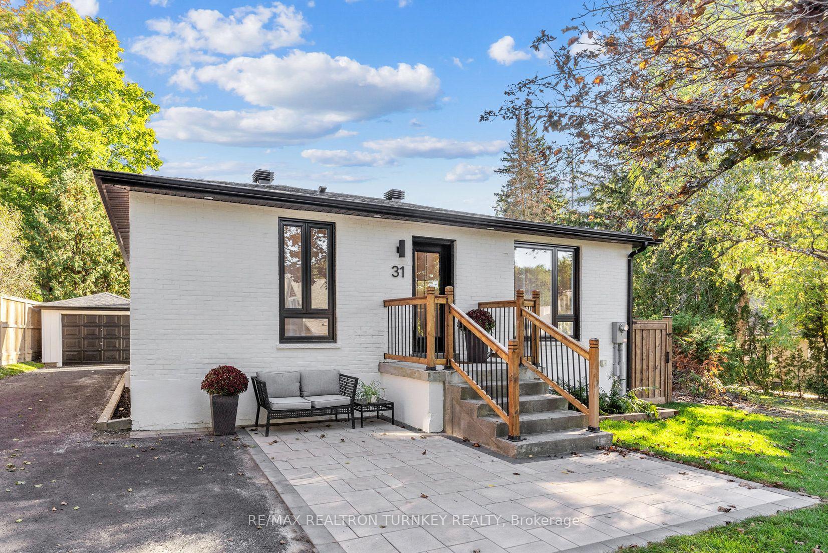 Photo 2 of 31 Kennedy Street W, Aurora, Aurora Village — HOMEH
