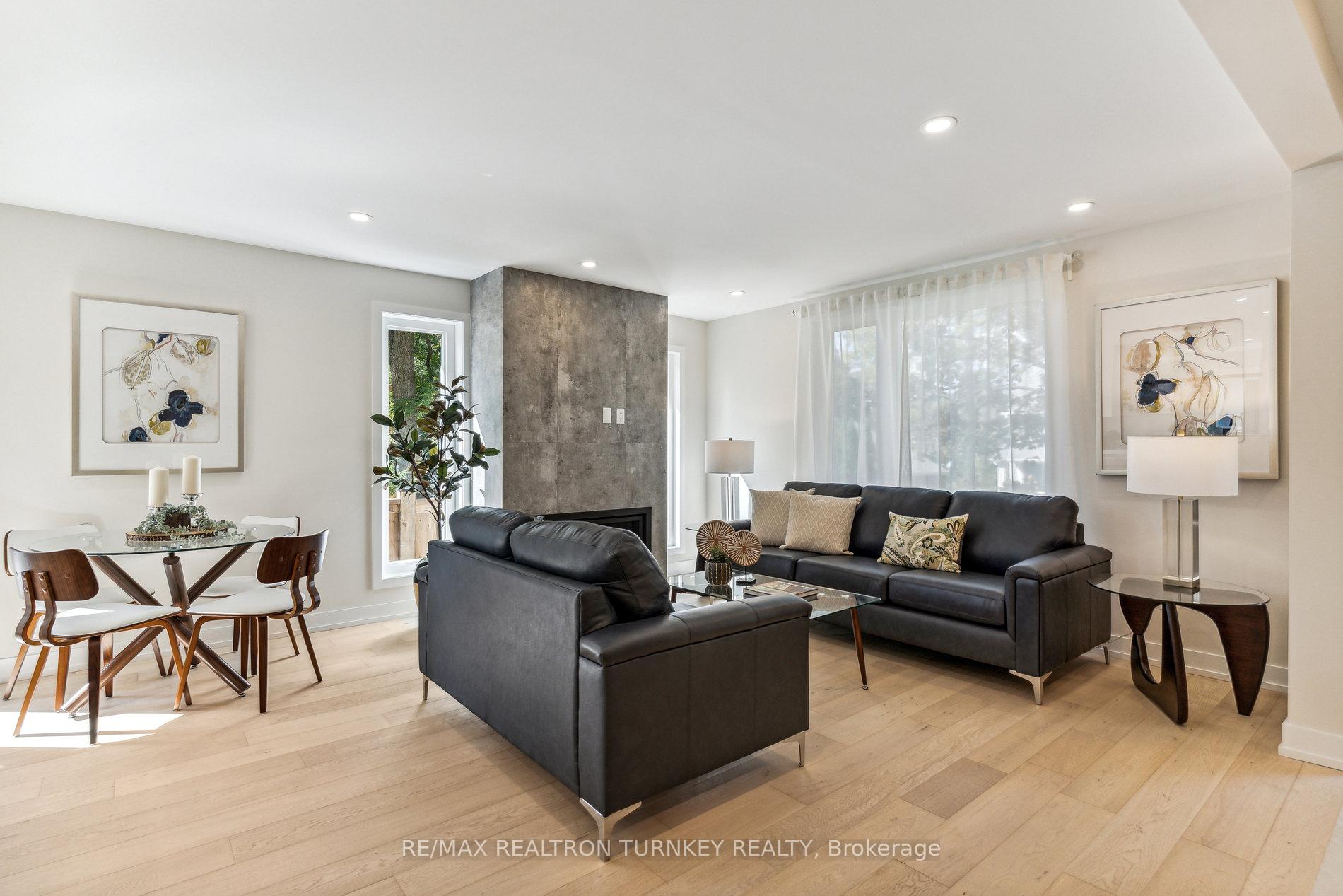 Photo 7 of 31 Kennedy Street W, Aurora, Aurora Village — HOMEH