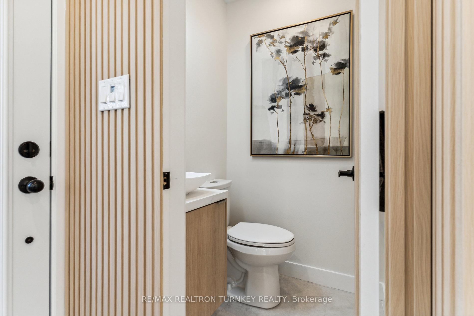 Photo 20 of 31 Kennedy Street W, Aurora, Aurora Village — HOMEH