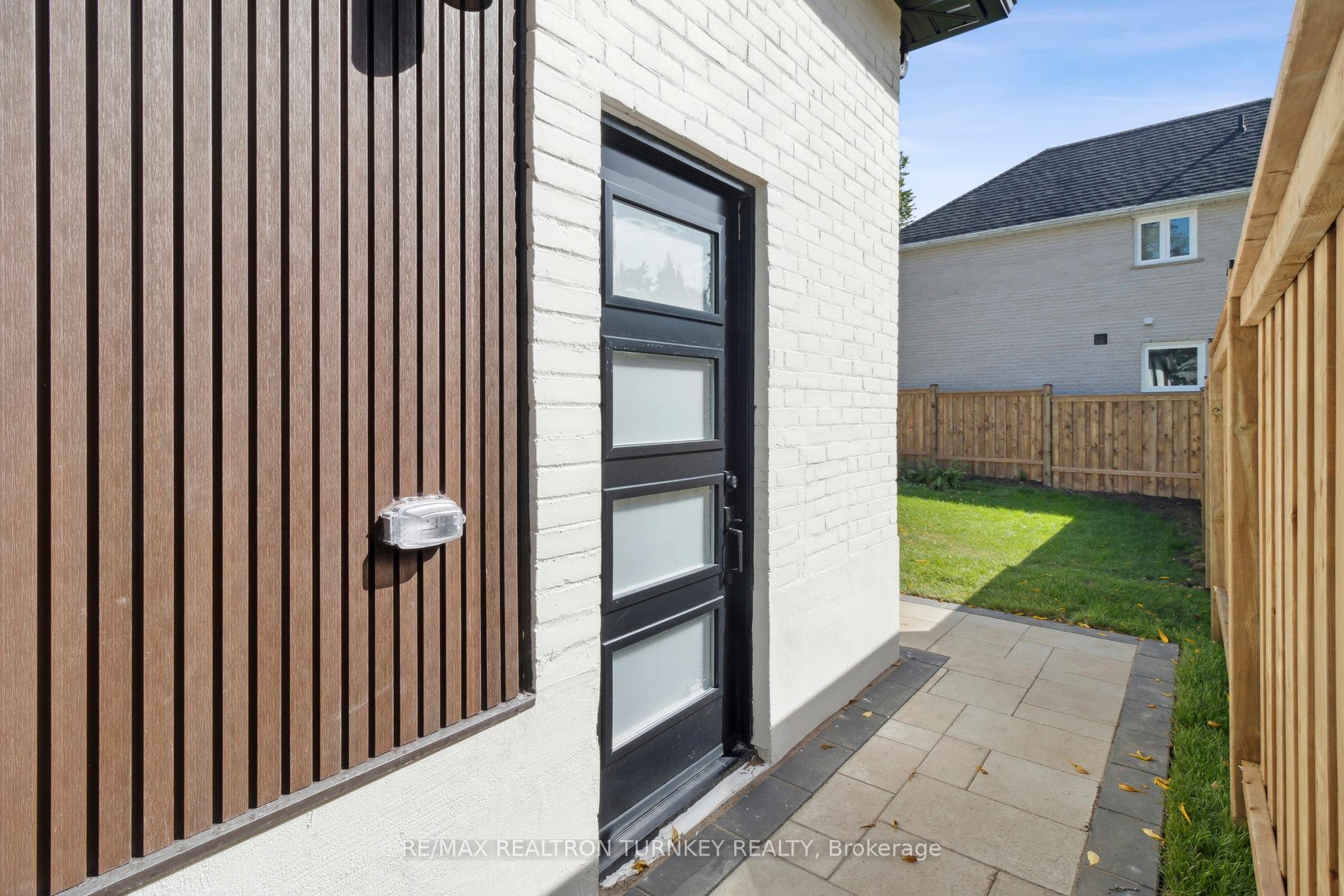 Photo 26 of 31 Kennedy Street W, Aurora, Aurora Village — HOMEH