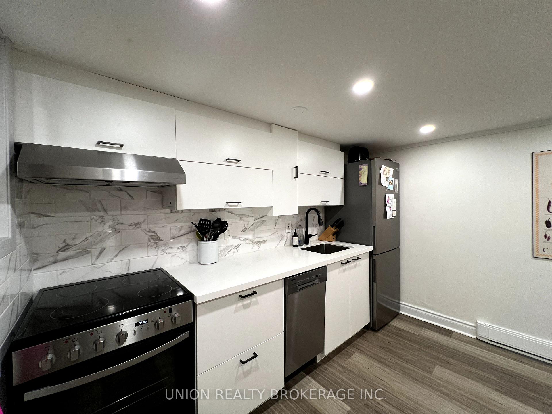 Photo 3 of Unit Lower, 18 Elmer Avenue, Toronto, The Beaches — HOMEH