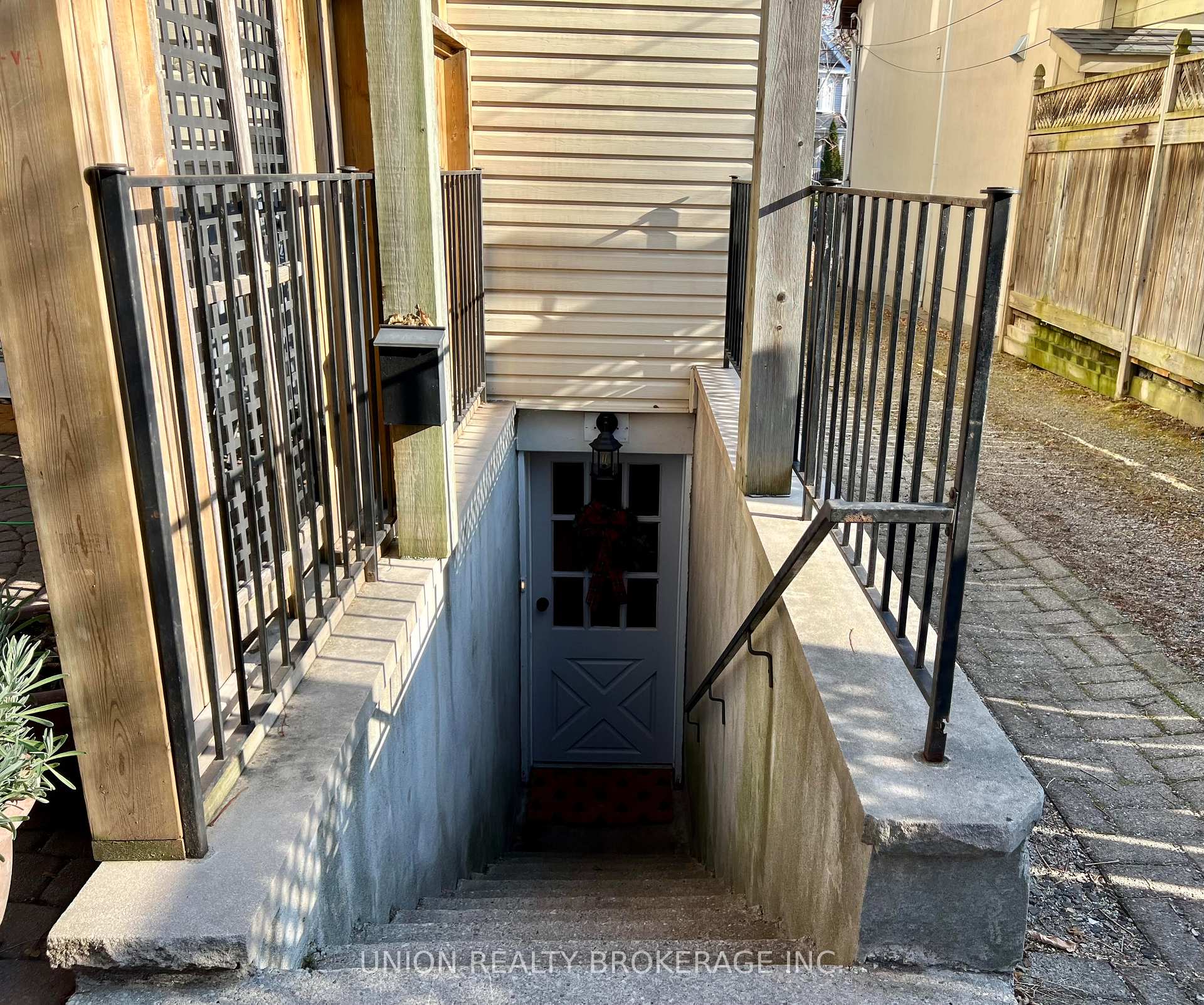 Photo 11 of Unit Lower, 18 Elmer Avenue, Toronto, The Beaches — HOMEH
