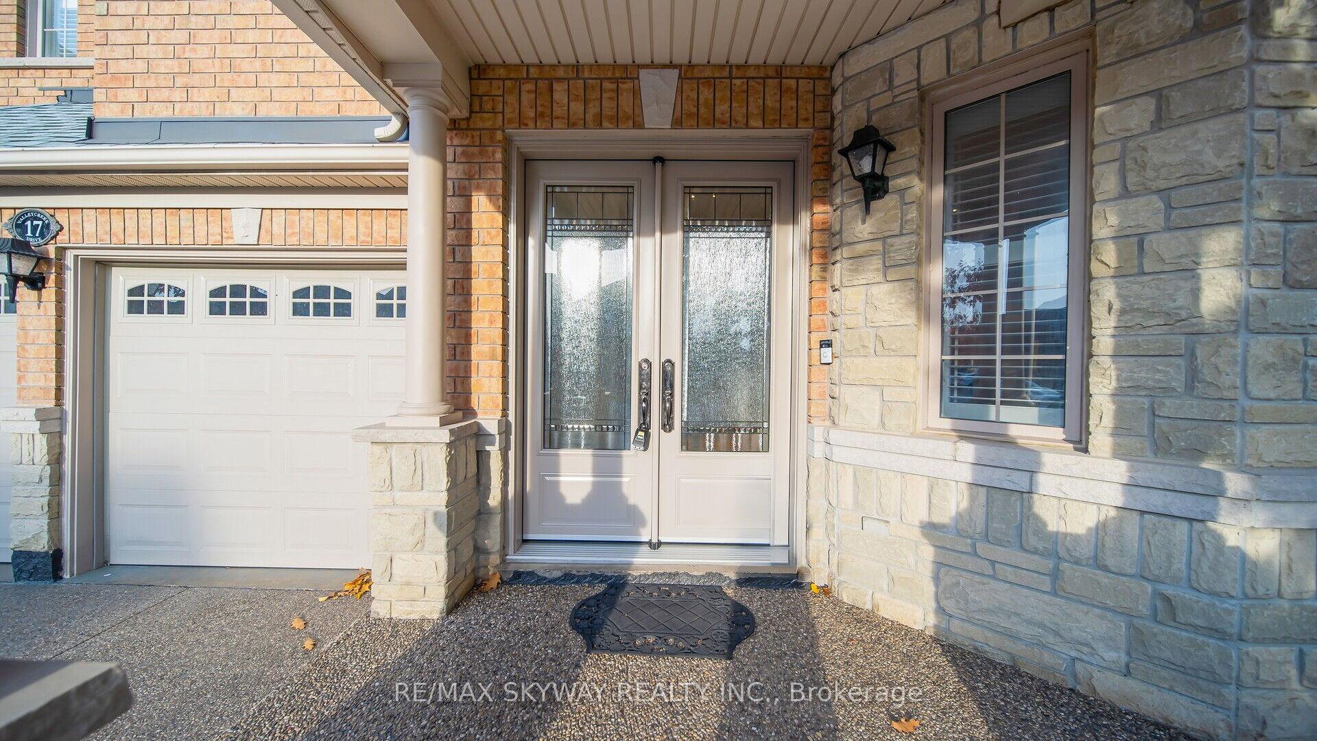 Photo 6 of 17 Valleycreek Drive, Brampton, Bram East — HOMEH