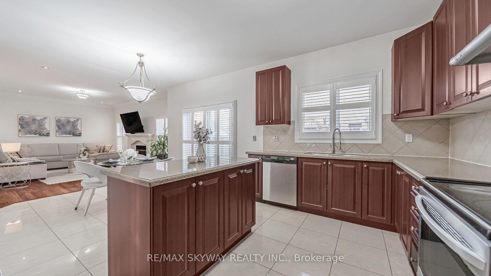 Photo 18 of 17 Valleycreek Drive, Brampton, Bram East — HOMEH