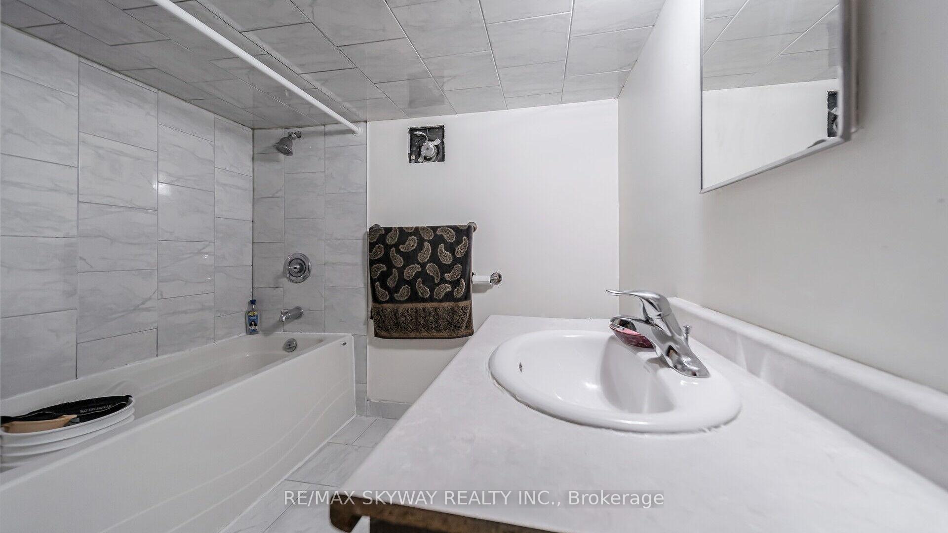 Photo 36 of 17 Valleycreek Drive, Brampton, Bram East — HOMEH