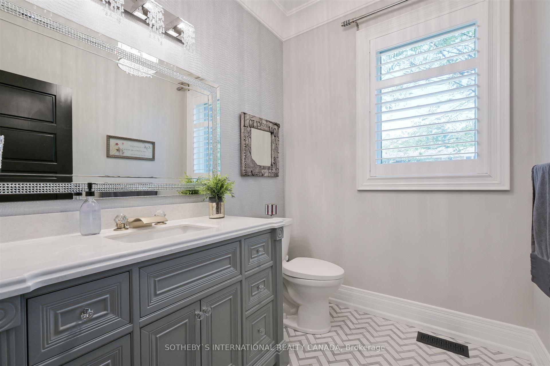 Photo 6 of 35 Victoria Street, King, Schomberg — HOMEH