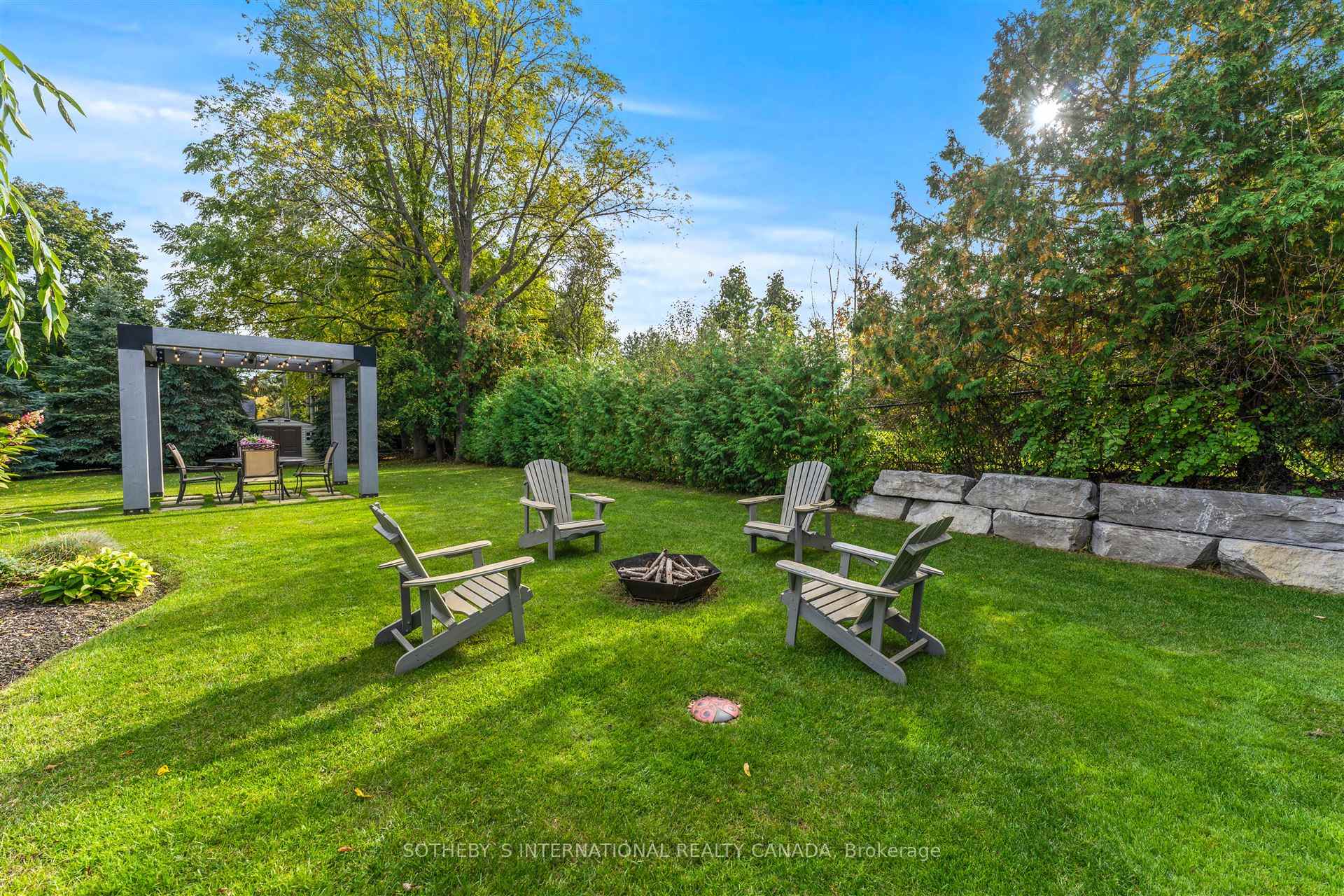 Photo 36 of 35 Victoria Street, King, Schomberg — HOMEH