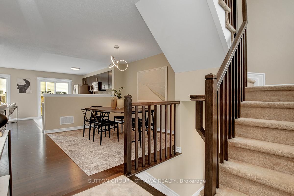 Photo 4 of 460 Meadowhawk Crescent, Ottawa, Barrhaven - Half Moon Bay — HOMEH