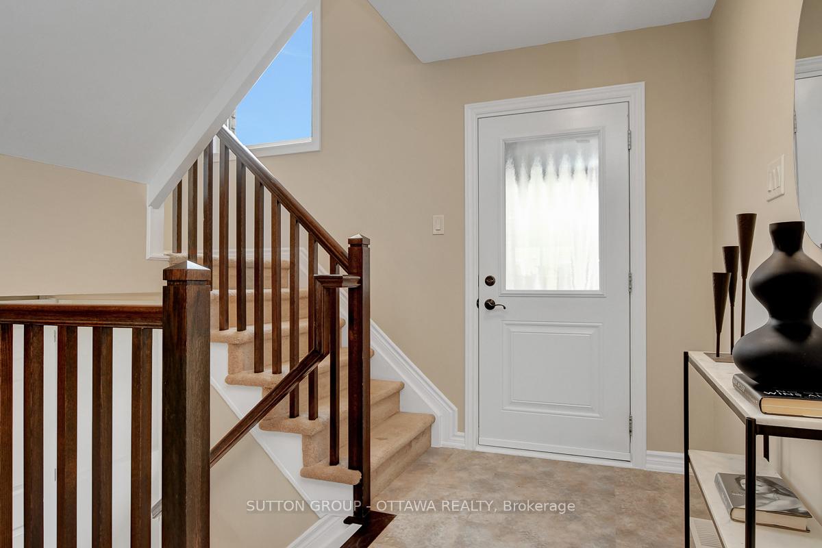 Photo 5 of 460 Meadowhawk Crescent, Ottawa, Barrhaven - Half Moon Bay — HOMEH