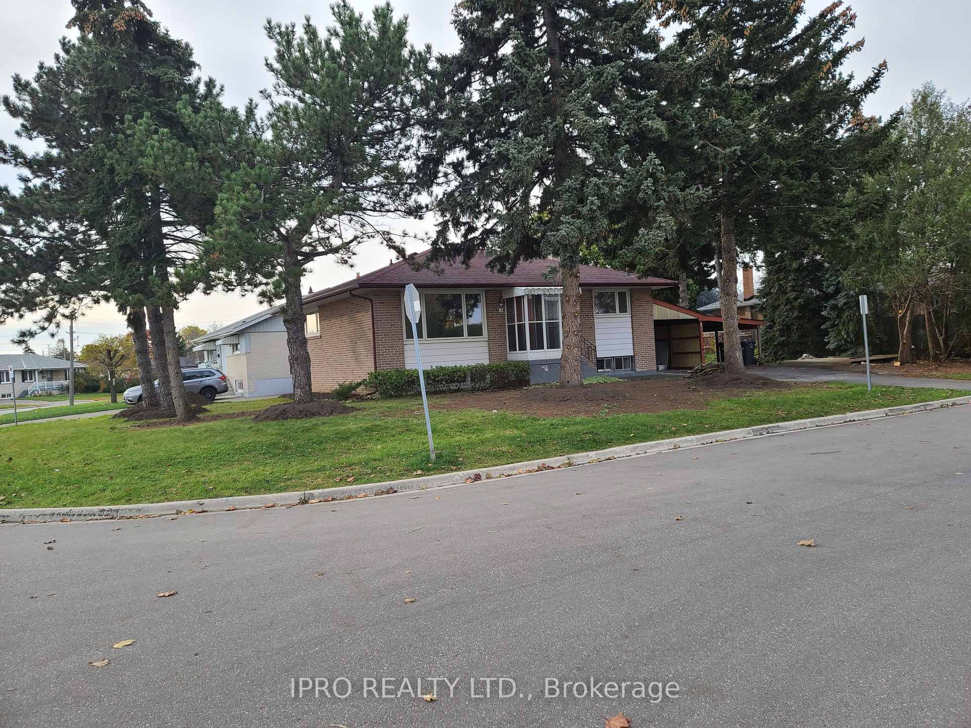 Photo 3 of 3 Cambridge Crescent, Brampton, Northwood Park — HOMEH