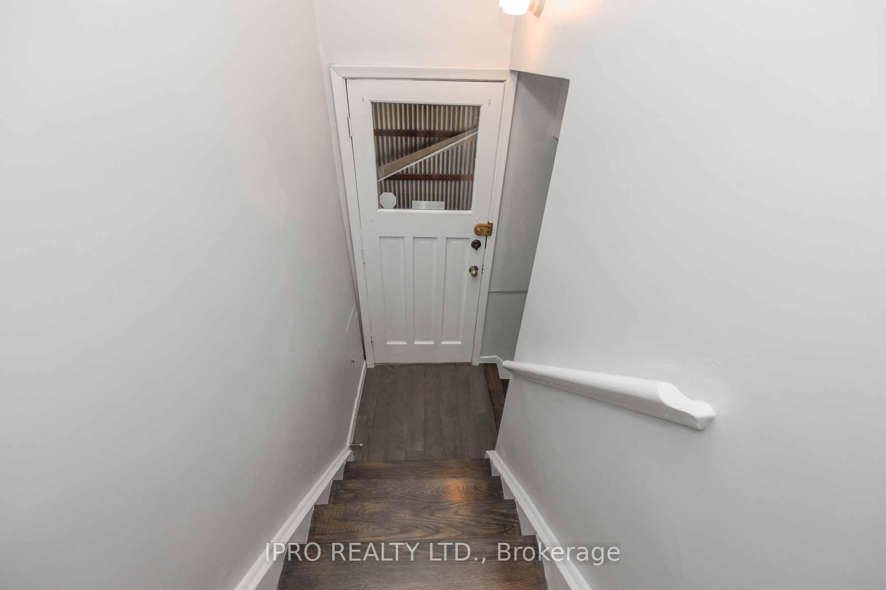 Photo 6 of 3 Cambridge Crescent, Brampton, Northwood Park — HOMEH