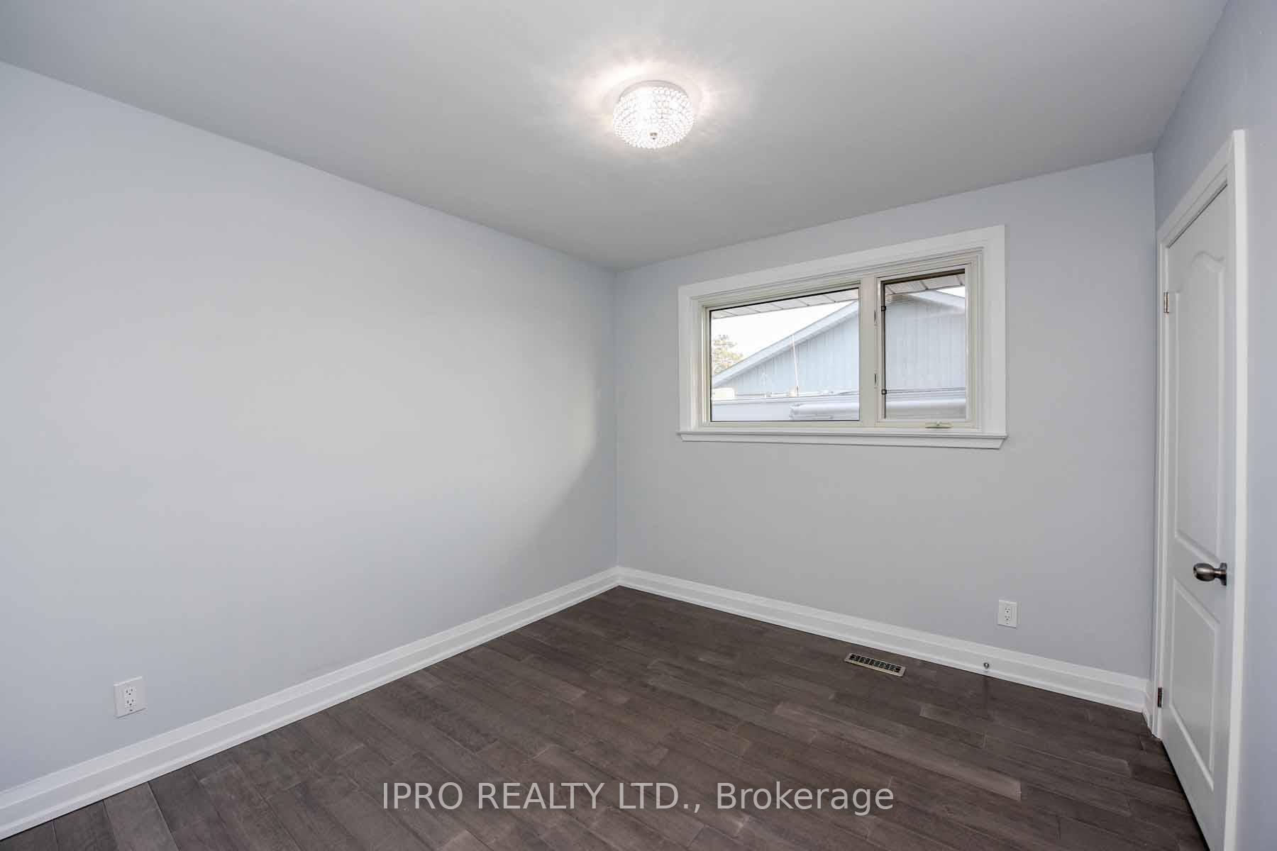 Photo 13 of 3 Cambridge Crescent, Brampton, Northwood Park — HOMEH