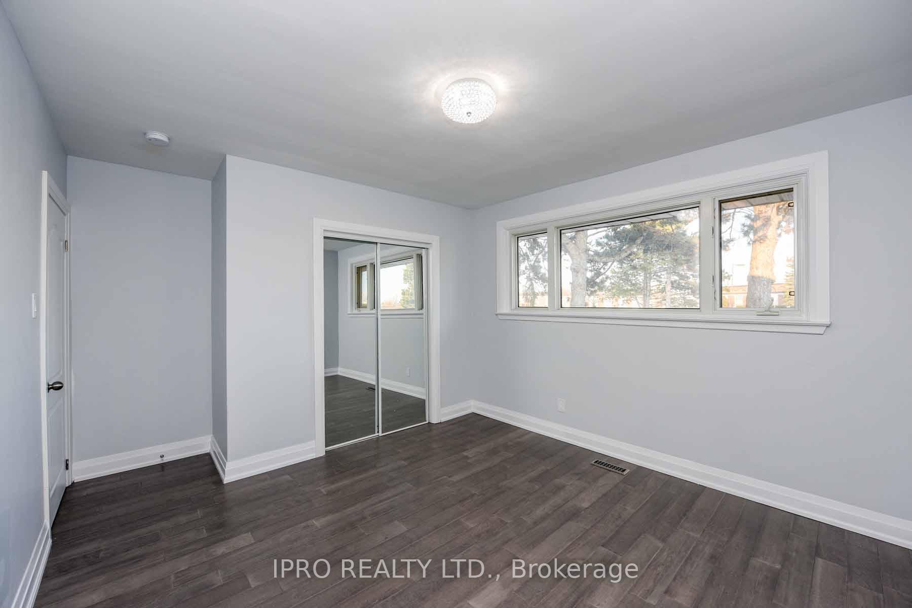 Photo 15 of 3 Cambridge Crescent, Brampton, Northwood Park — HOMEH