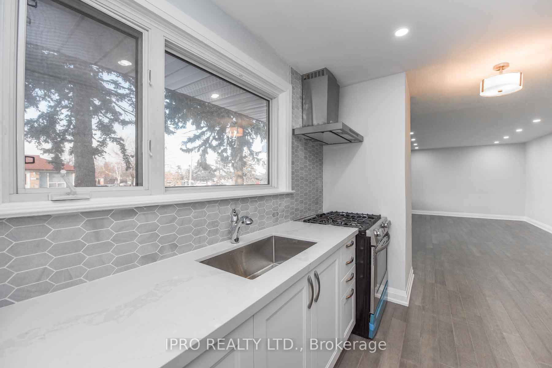 Photo 18 of 3 Cambridge Crescent, Brampton, Northwood Park — HOMEH