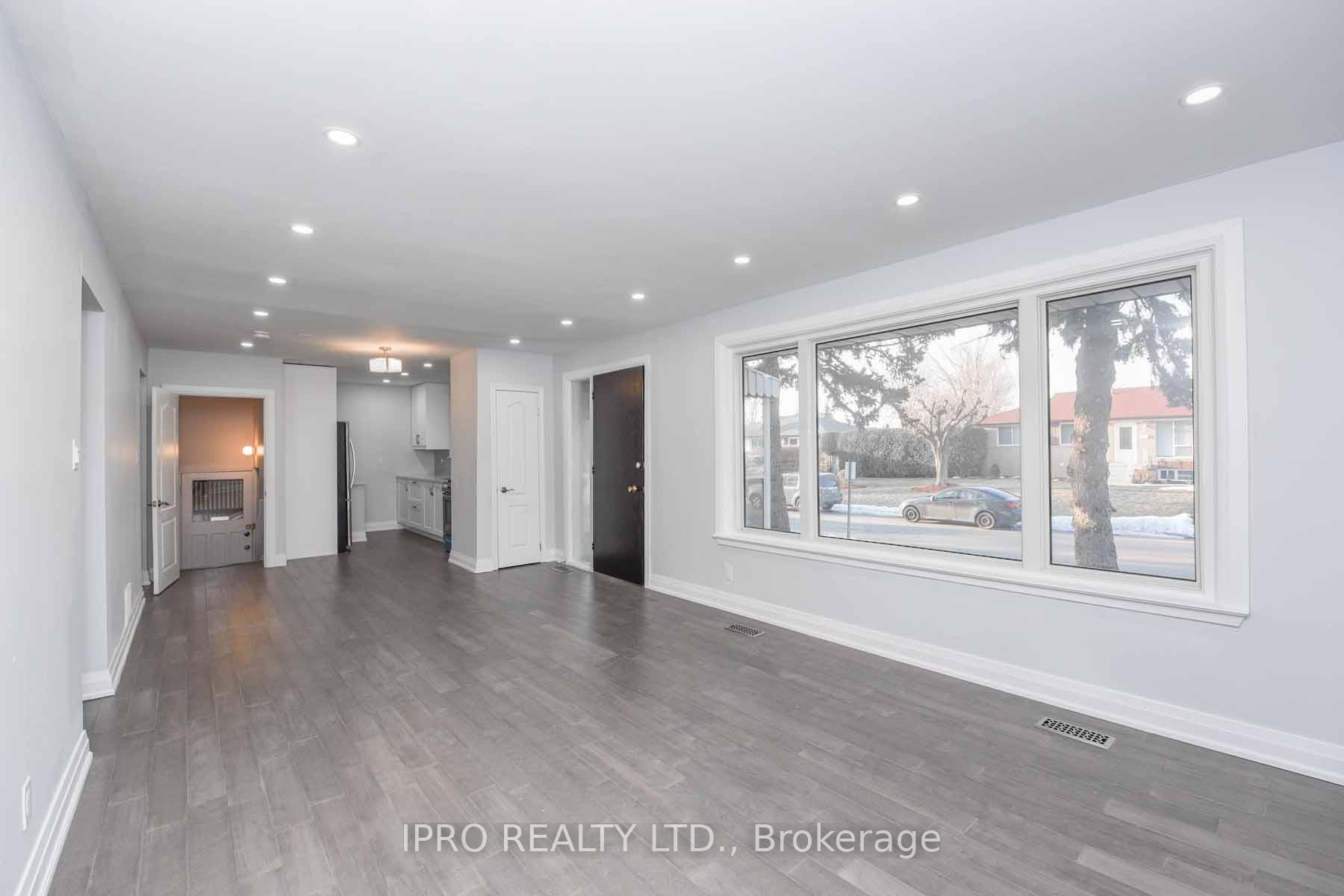 Photo 20 of 3 Cambridge Crescent, Brampton, Northwood Park — HOMEH
