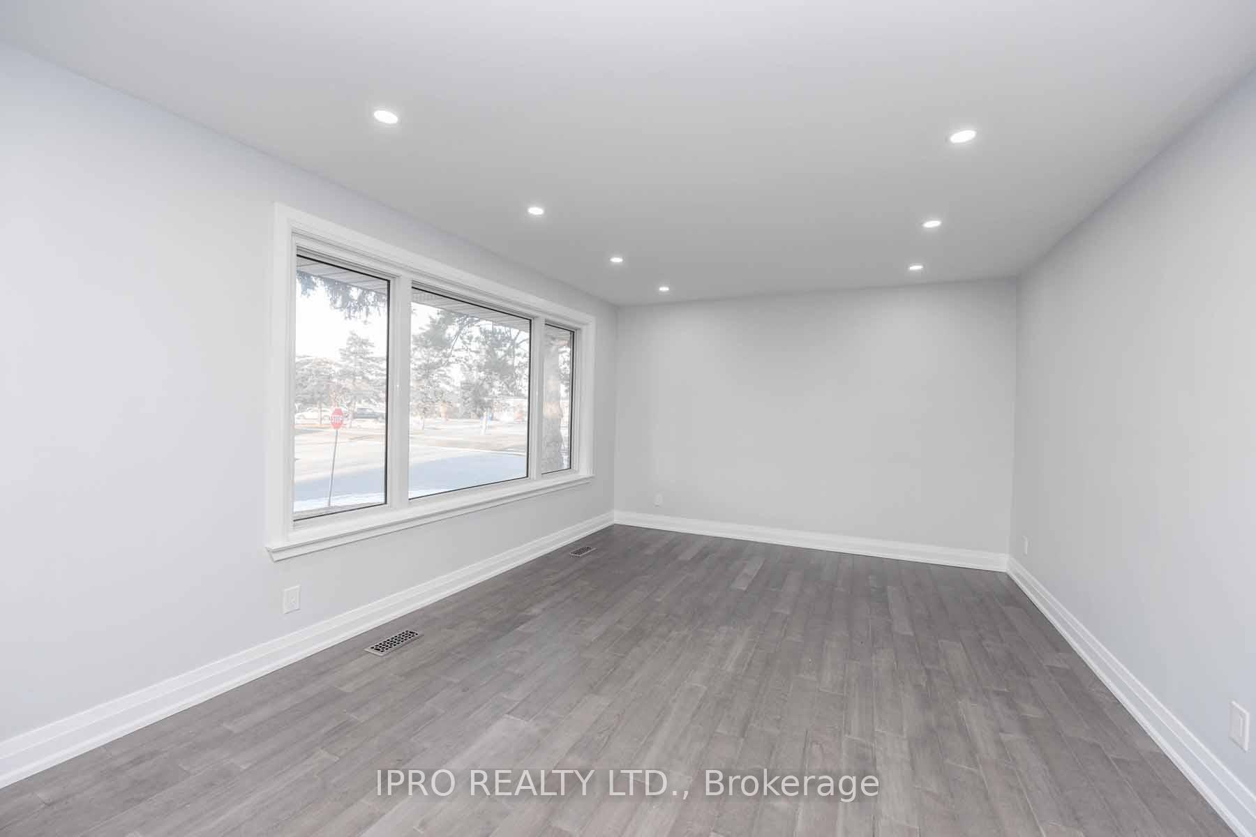 Photo 22 of 3 Cambridge Crescent, Brampton, Northwood Park — HOMEH