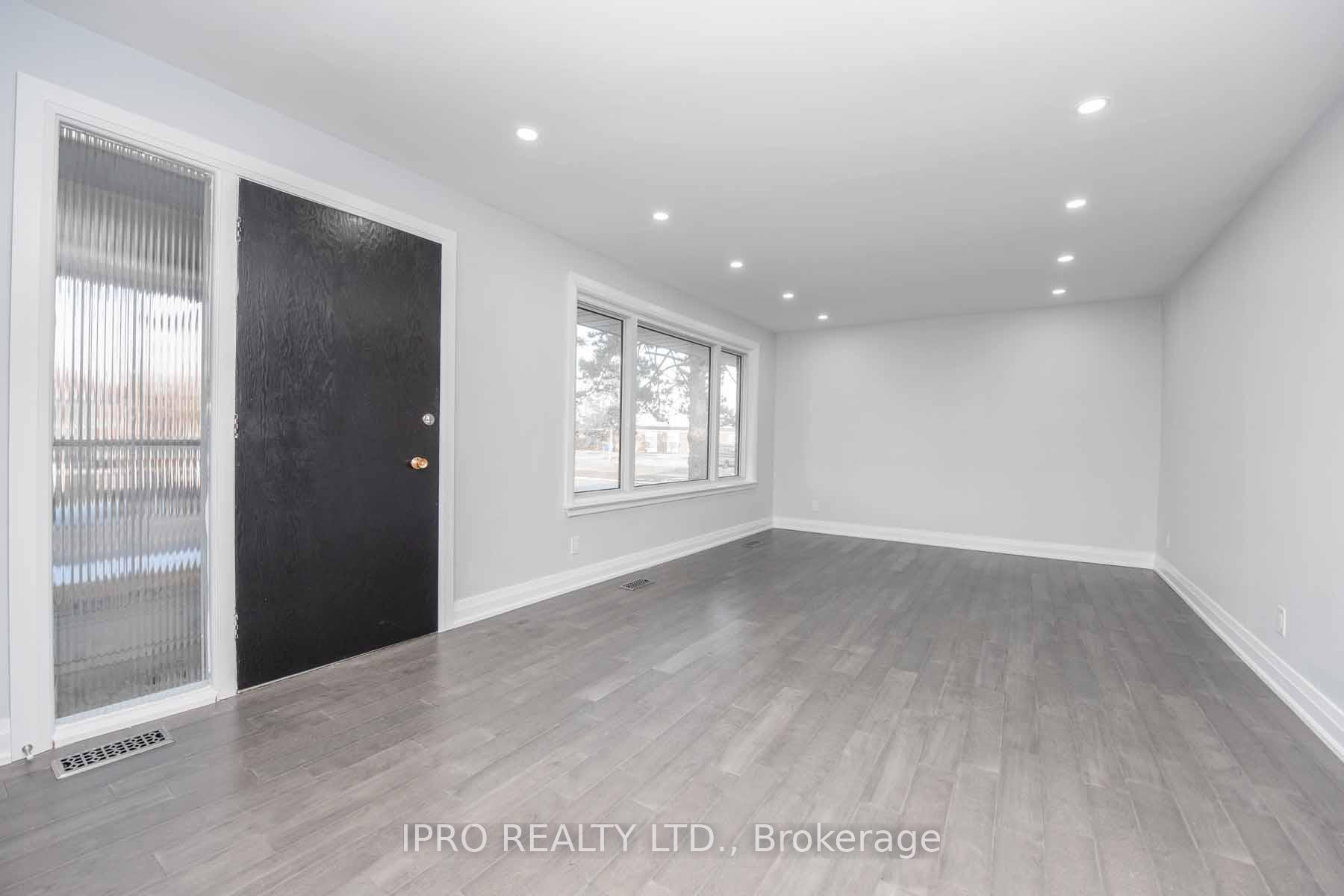 Photo 23 of 3 Cambridge Crescent, Brampton, Northwood Park — HOMEH