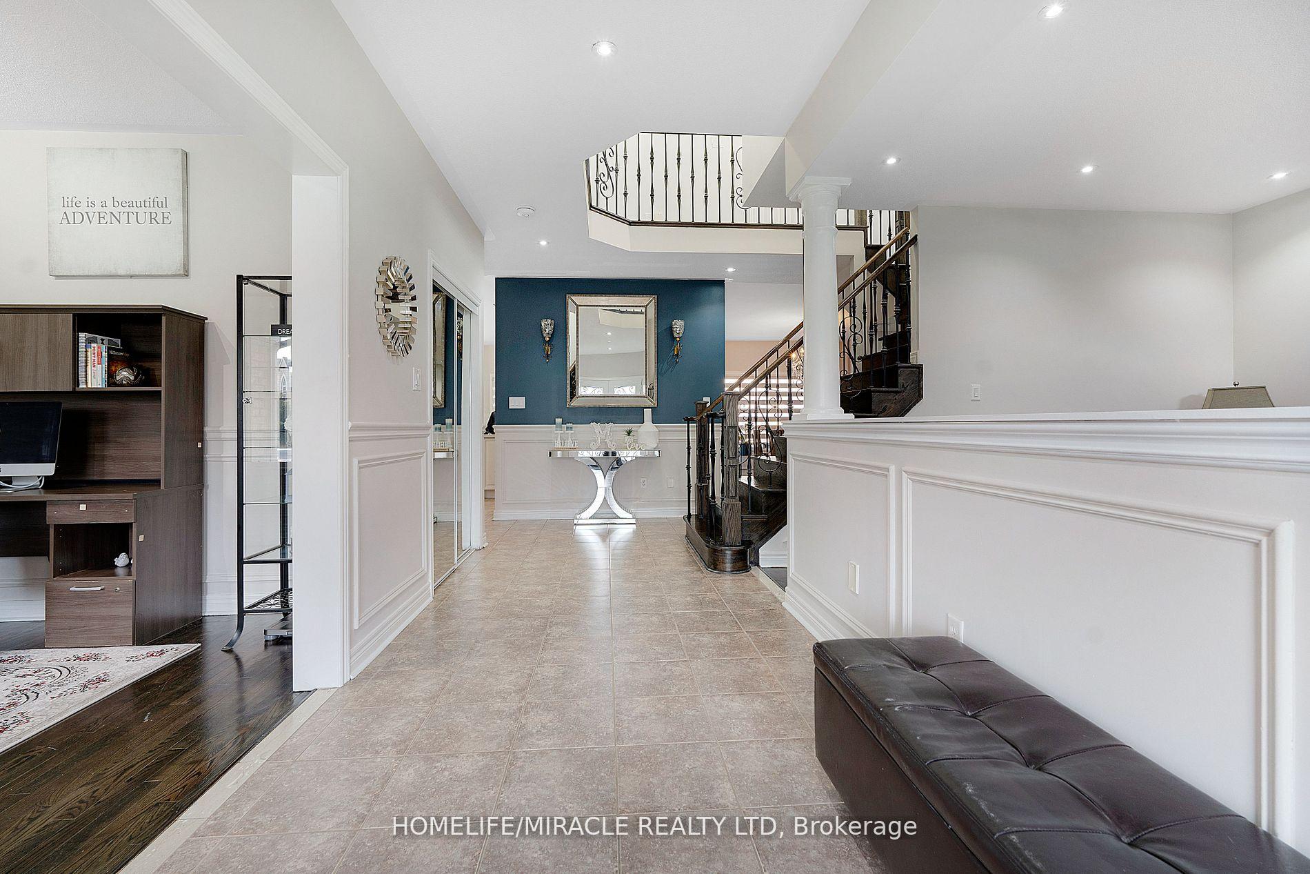 Photo 4 of 46 Amboise Crescent, Brampton, Fletcher's Meadow — HOMEH