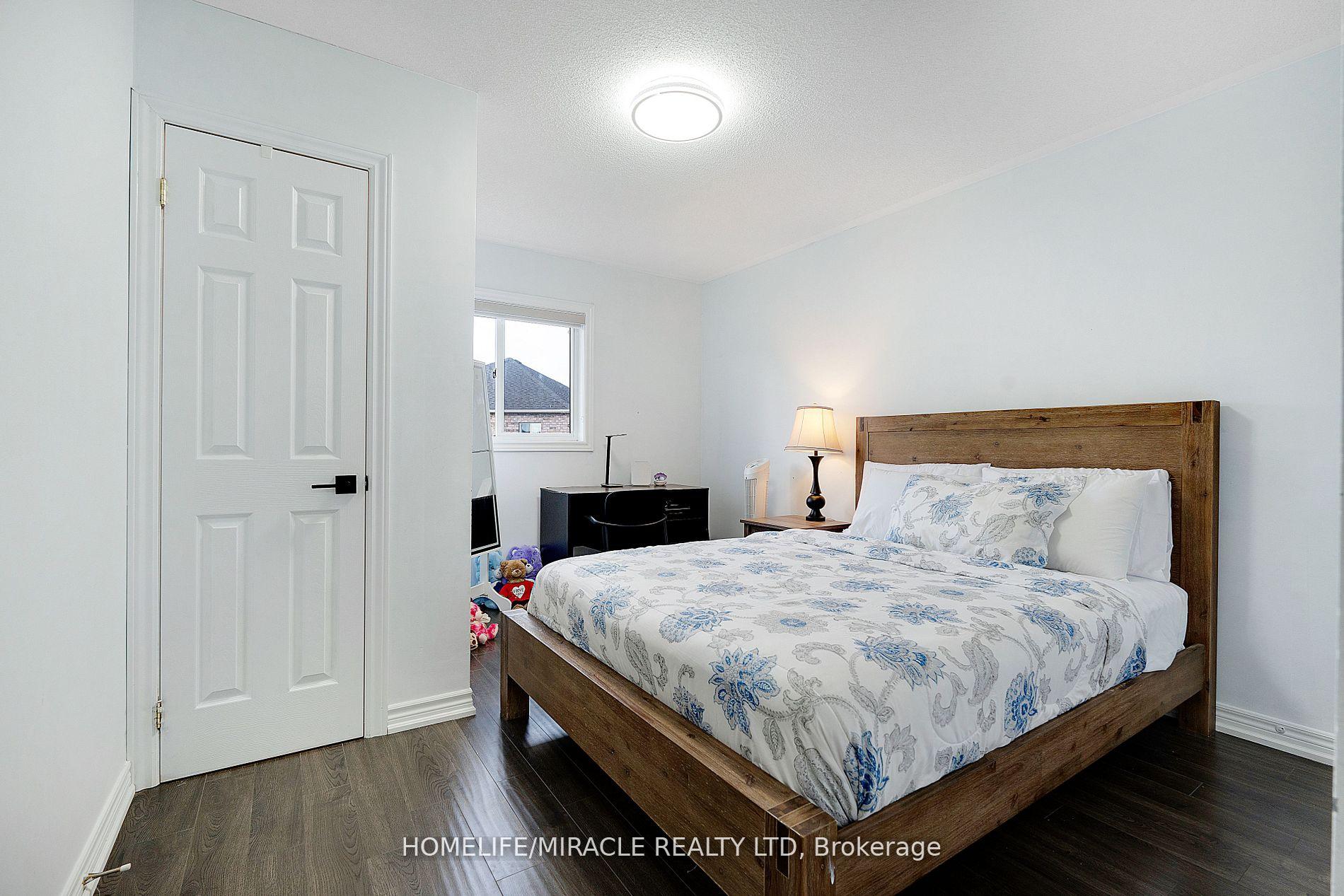 Photo 18 of 46 Amboise Crescent, Brampton, Fletcher's Meadow — HOMEH